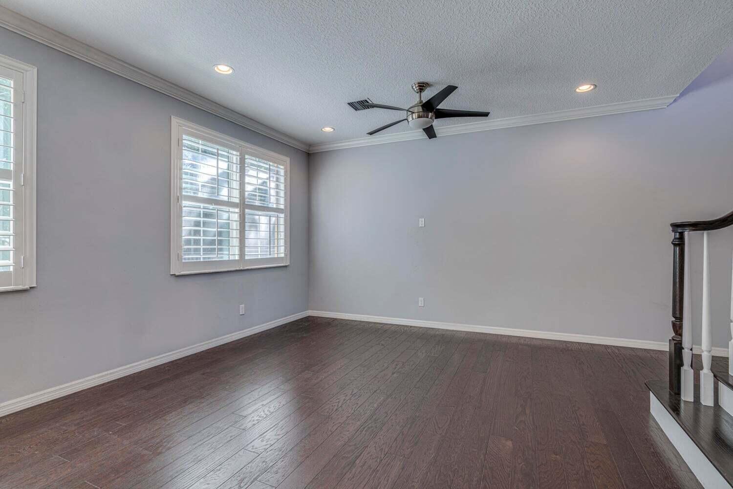 4628 Mediterranean Circle Property Photo 6