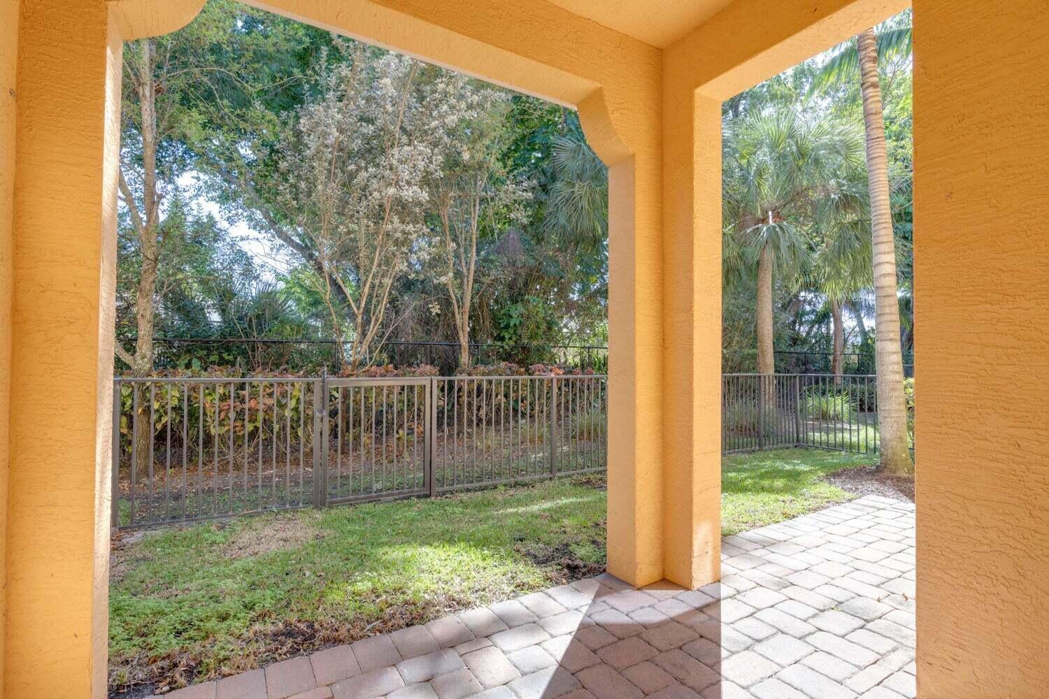 4628 Mediterranean Circle Property Photo 18
