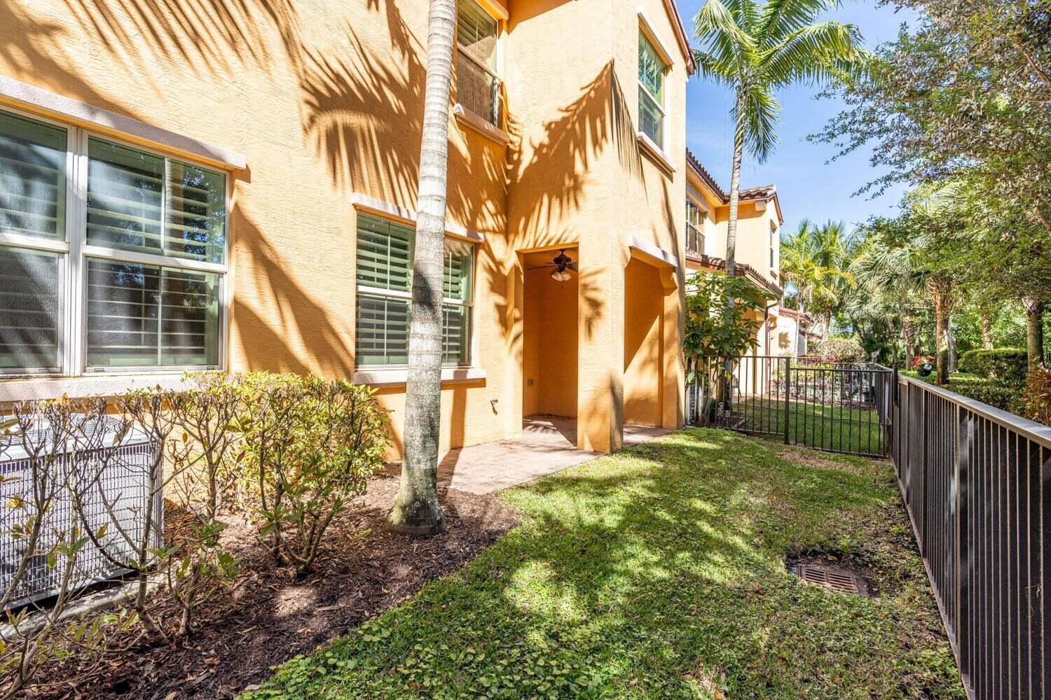 4628 Mediterranean Circle Property Photo 19