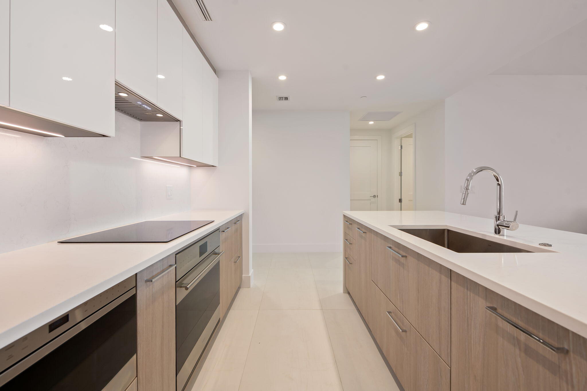 153 N Seabreeze Boulevard #1903 Property Photo 5