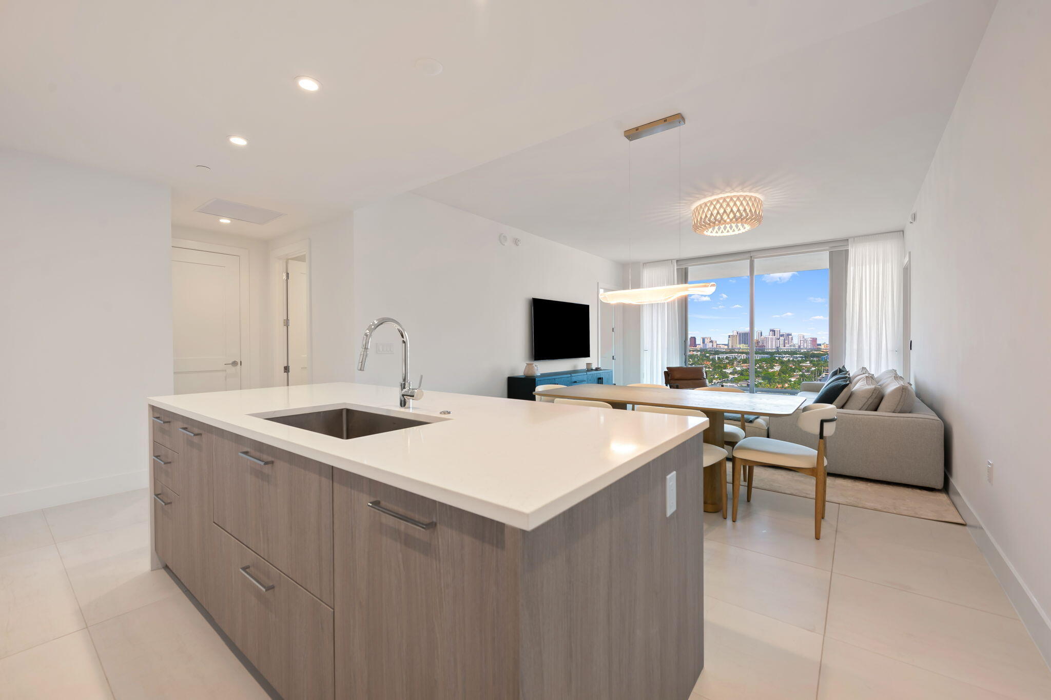 153 N Seabreeze Boulevard #1903 Property Photo 6