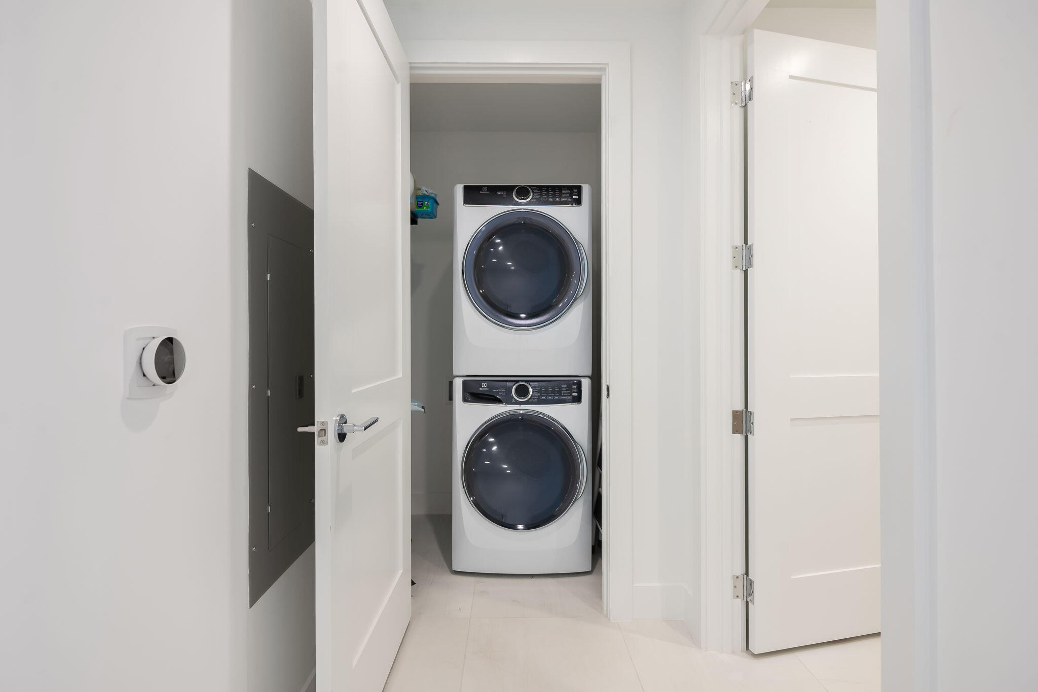 153 N Seabreeze Boulevard #1903 Property Photo 12