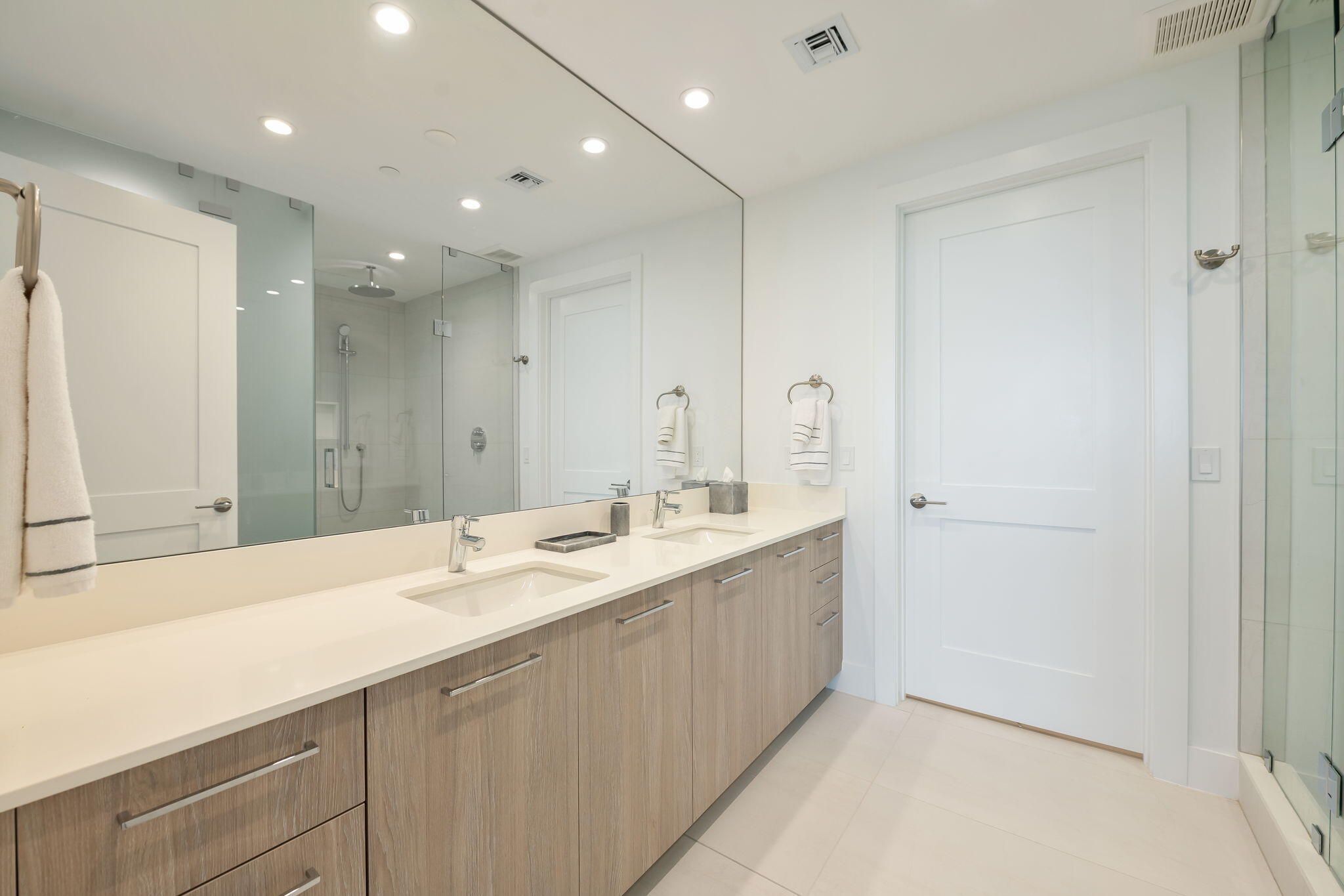 153 N Seabreeze Boulevard #1903 Property Photo 15