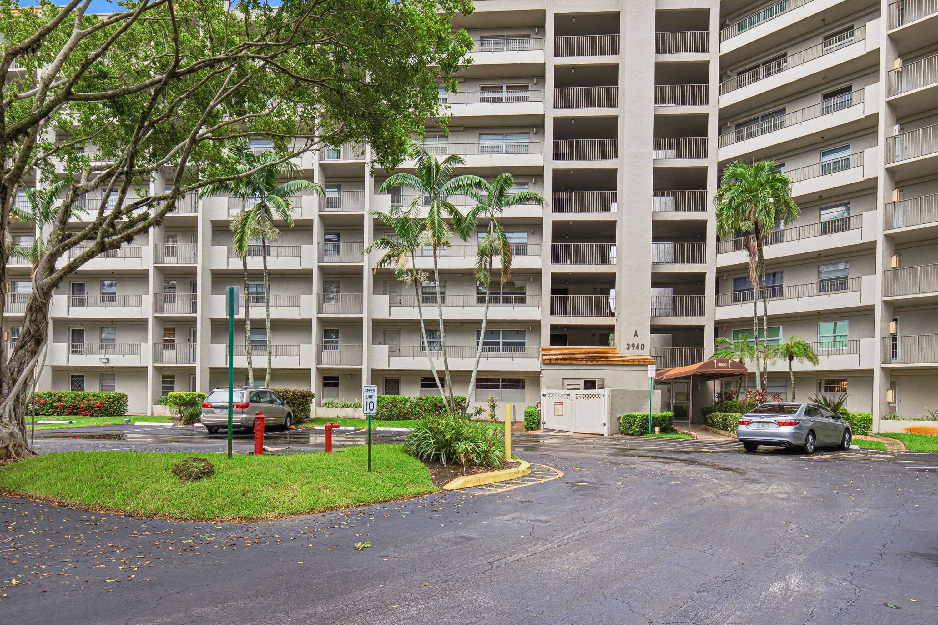 3940 Inverrary Boulevard 603-A Property Photo 1