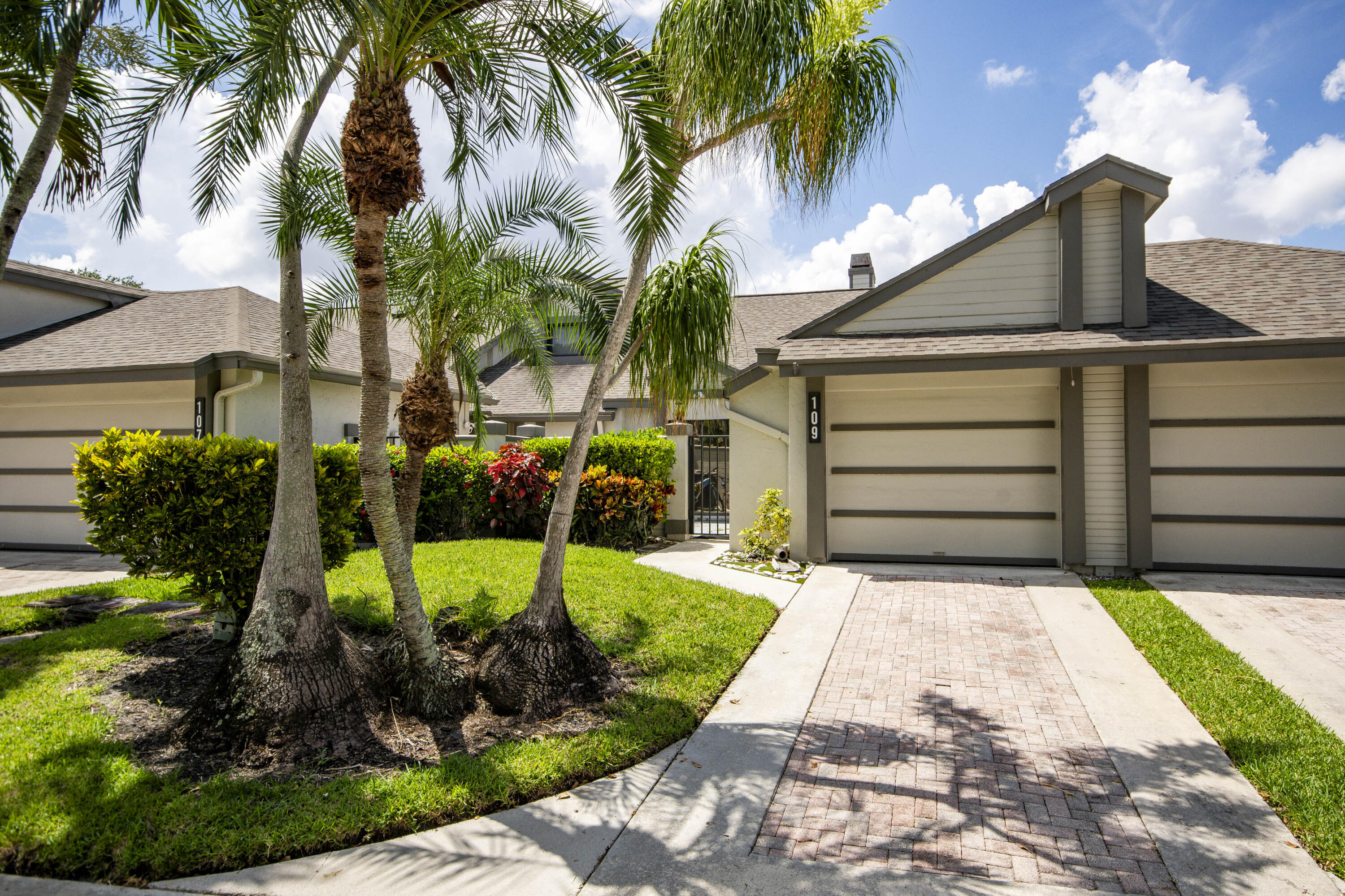 109 Landings Boulevard Property Photo 1