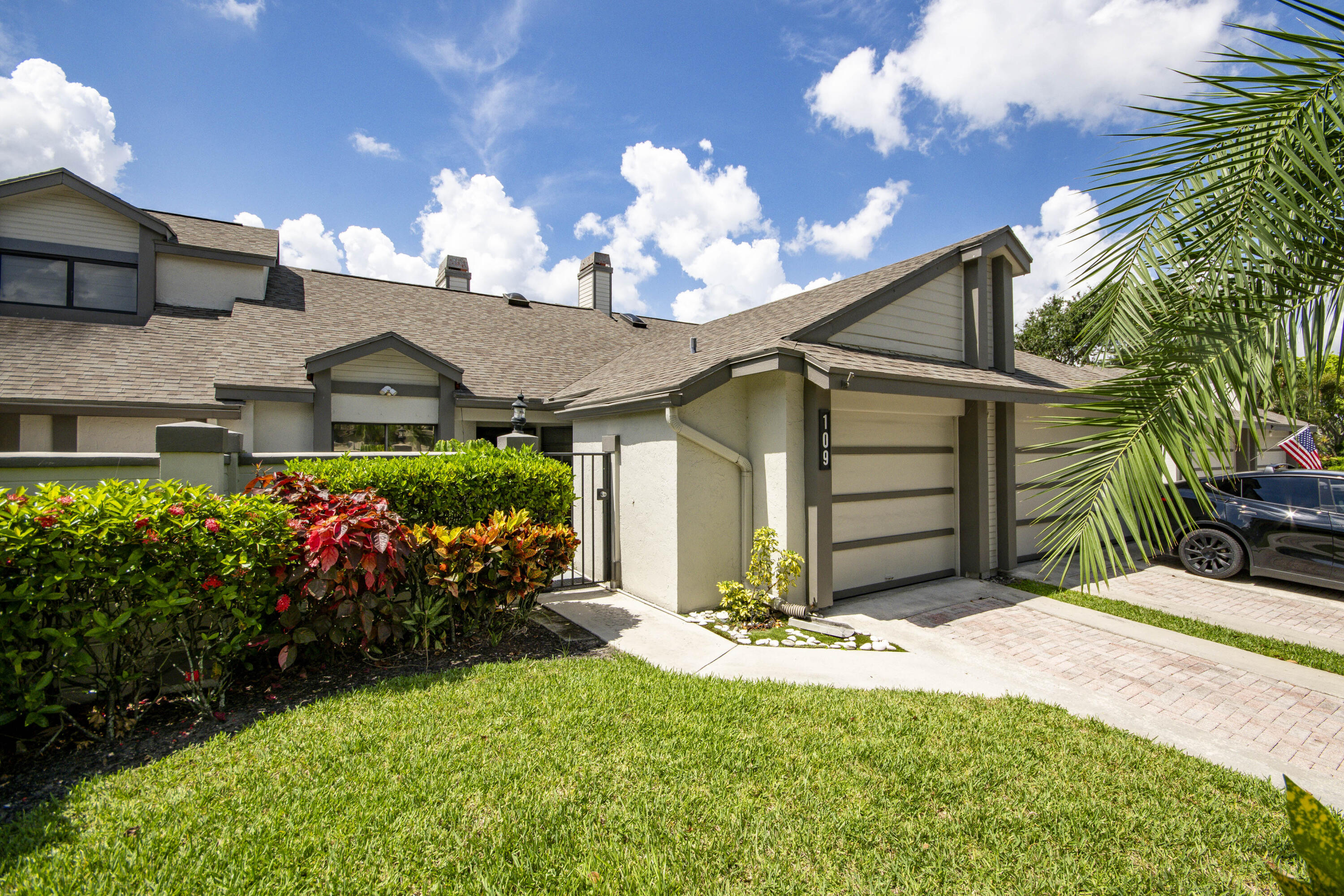 109 Landings Boulevard Property Photo 2