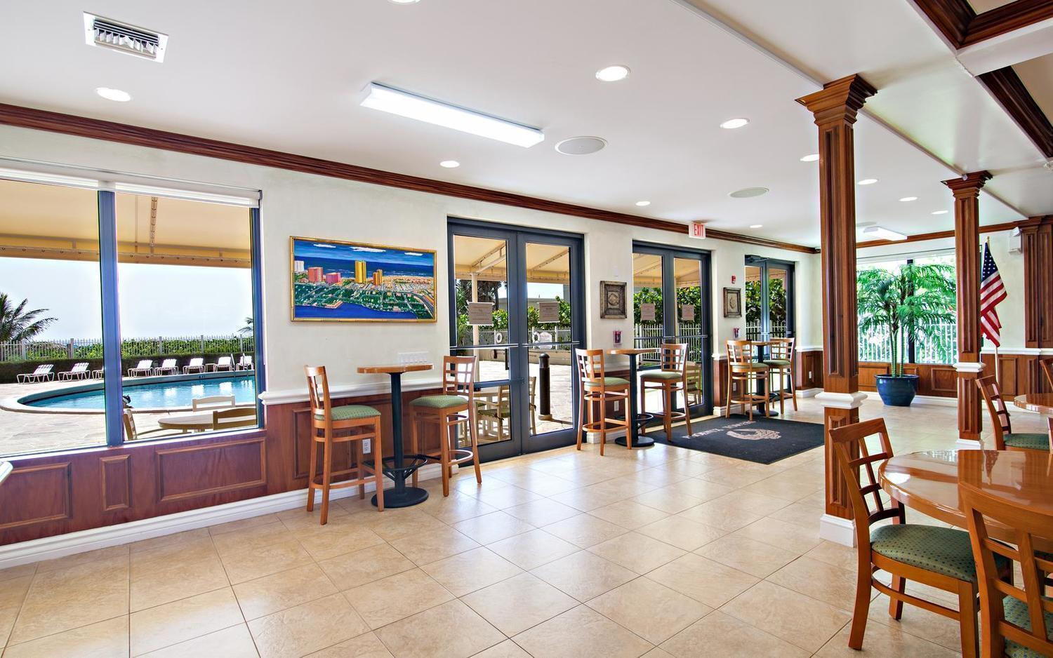 2800 N Ocean Drive A12b Property Photo 21