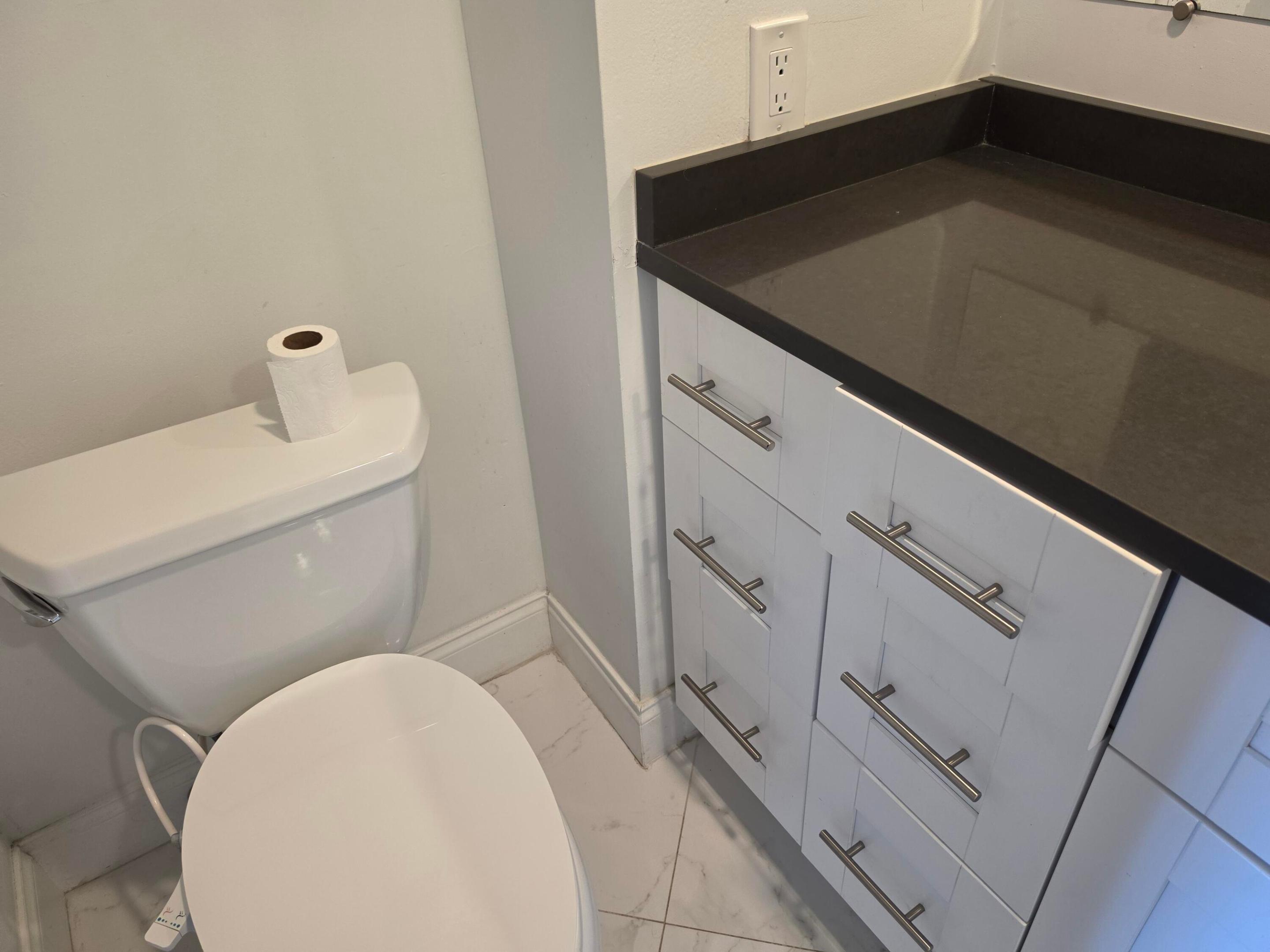 2106 S Cypress Bend Drive 510 Property Photo 20