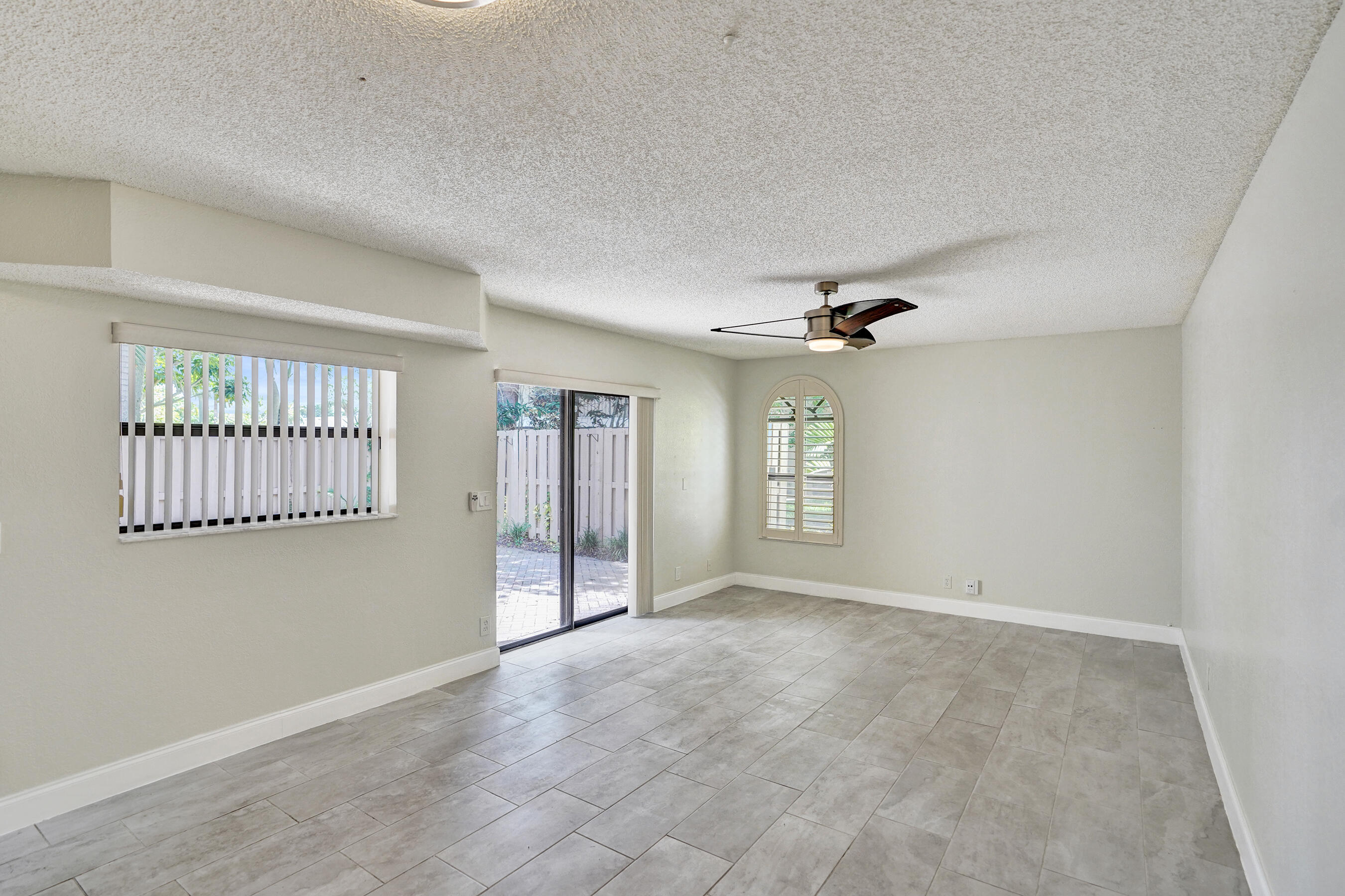 4260 Village Drive D Property Photo 4