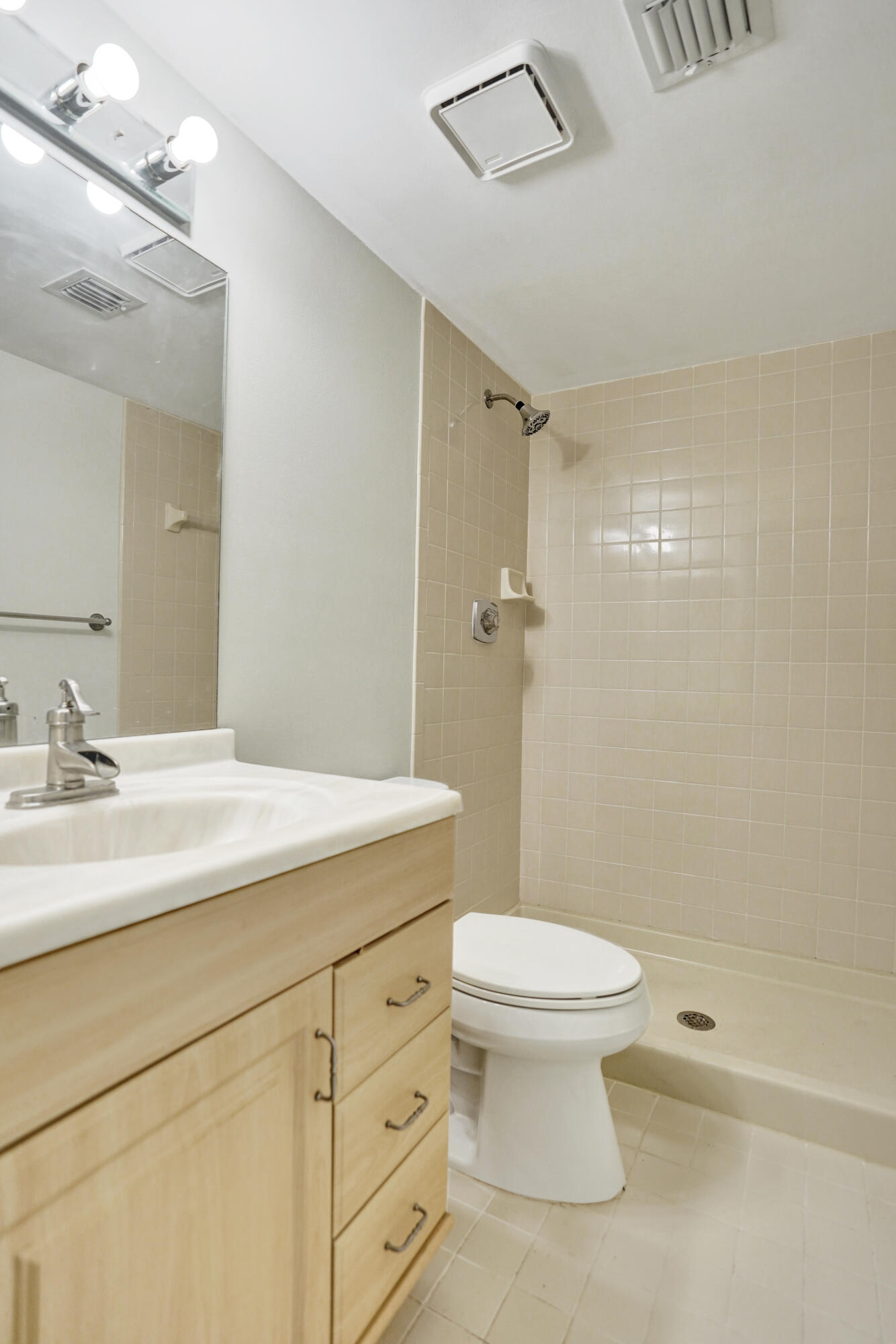 4260 Village Drive D Property Photo 7