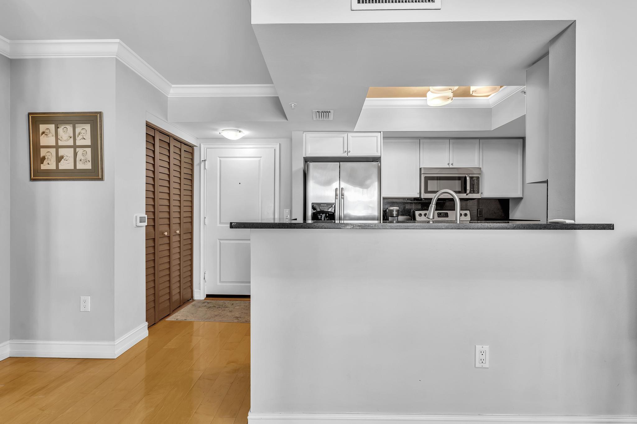 99 Se Mizner Boulevard 637 Property Photo 14