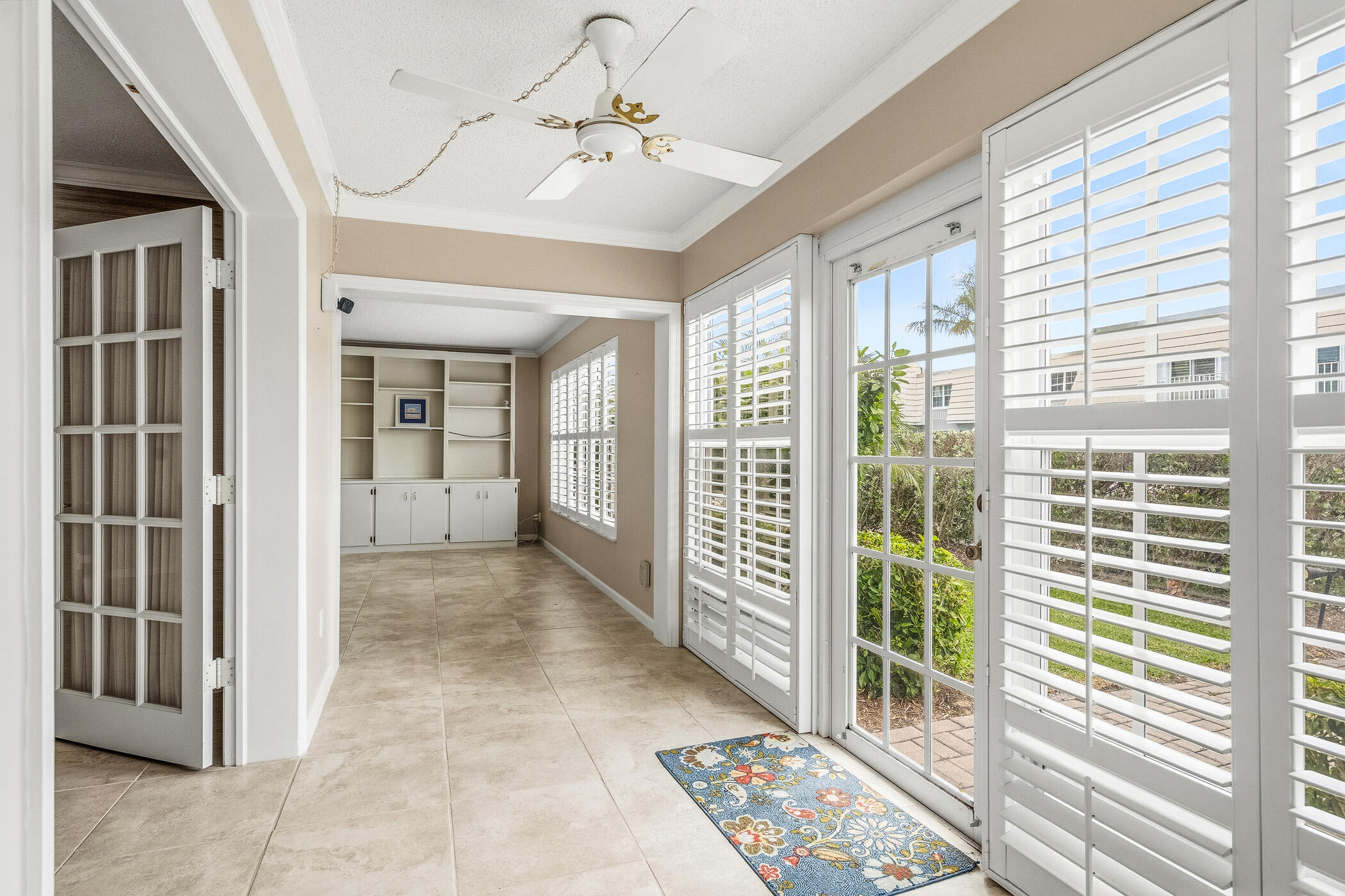 2741 Ocean Drive 31d Property Photo 4