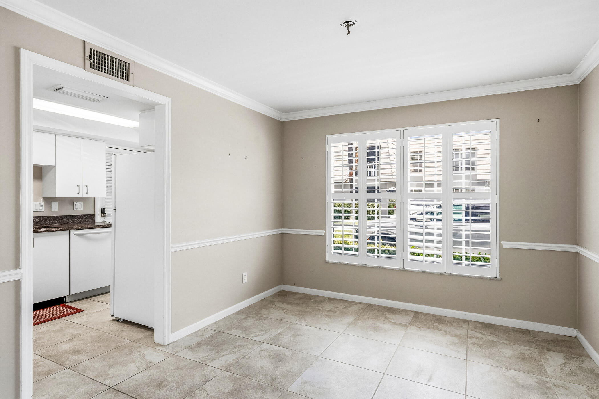 2741 Ocean Drive 31d Property Photo 9