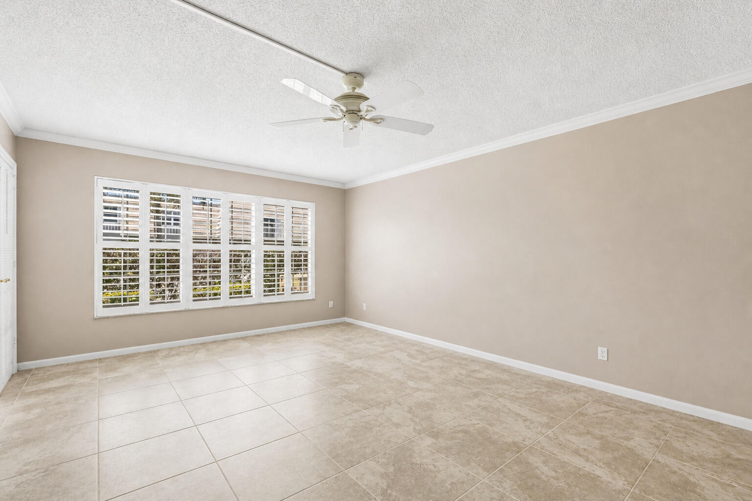 2741 Ocean Drive 31d Property Photo 15