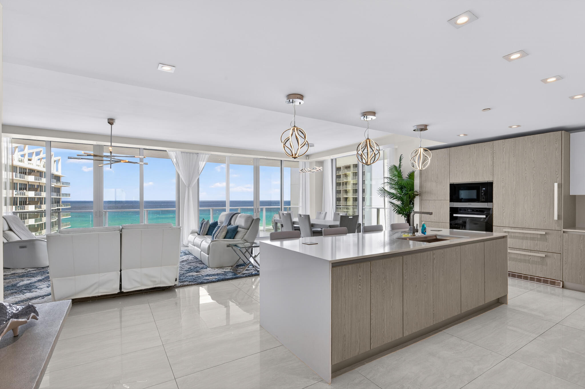 3100 N Ocean Drive 1805p Property Photo 4