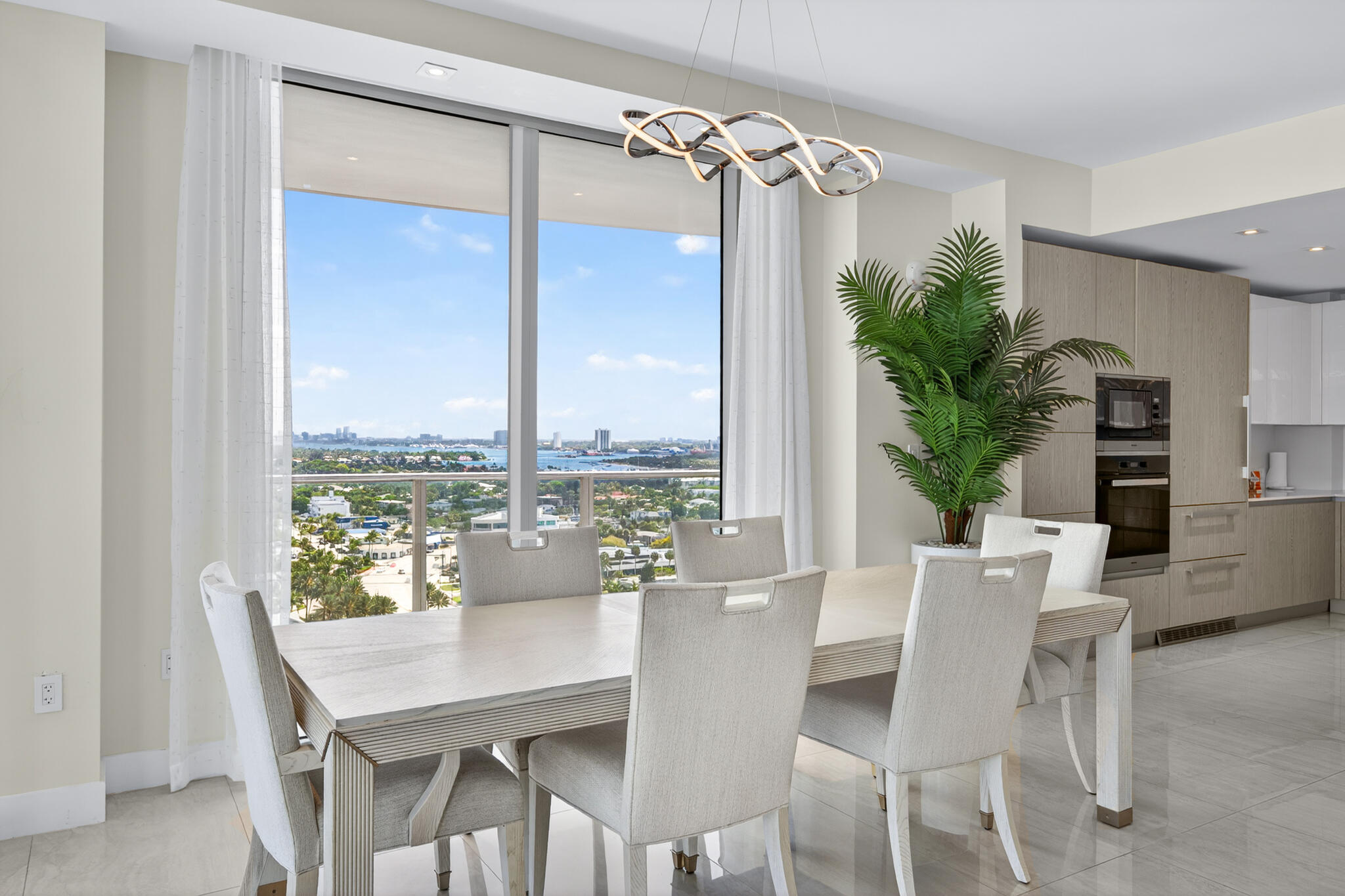 3100 N Ocean Drive 1805p Property Photo 13
