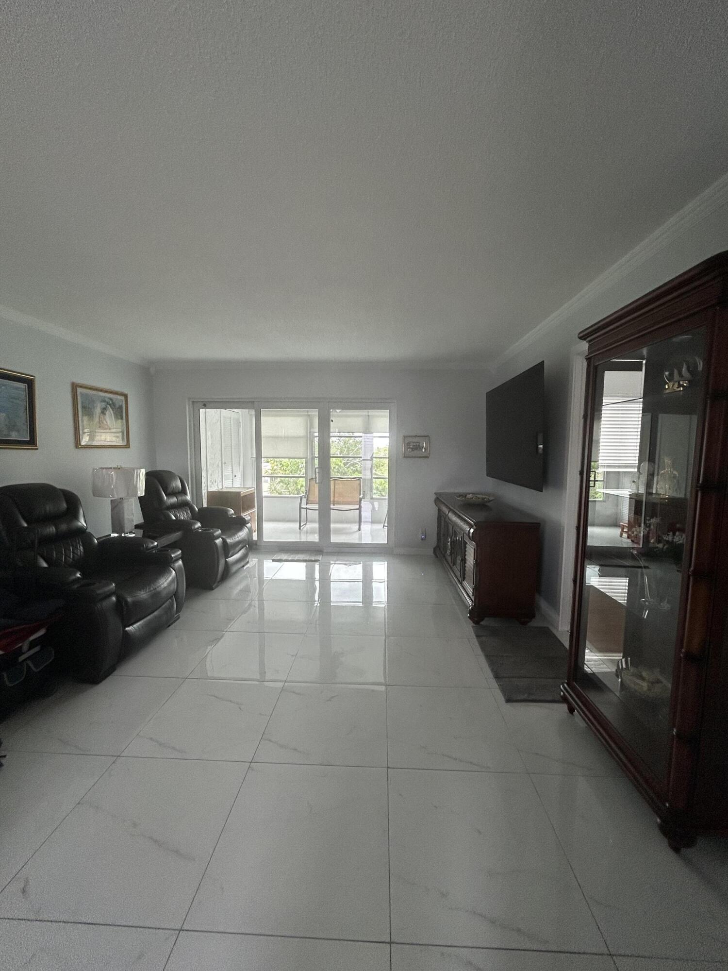 225 Bonnie Boulevard 405 Property Photo 8
