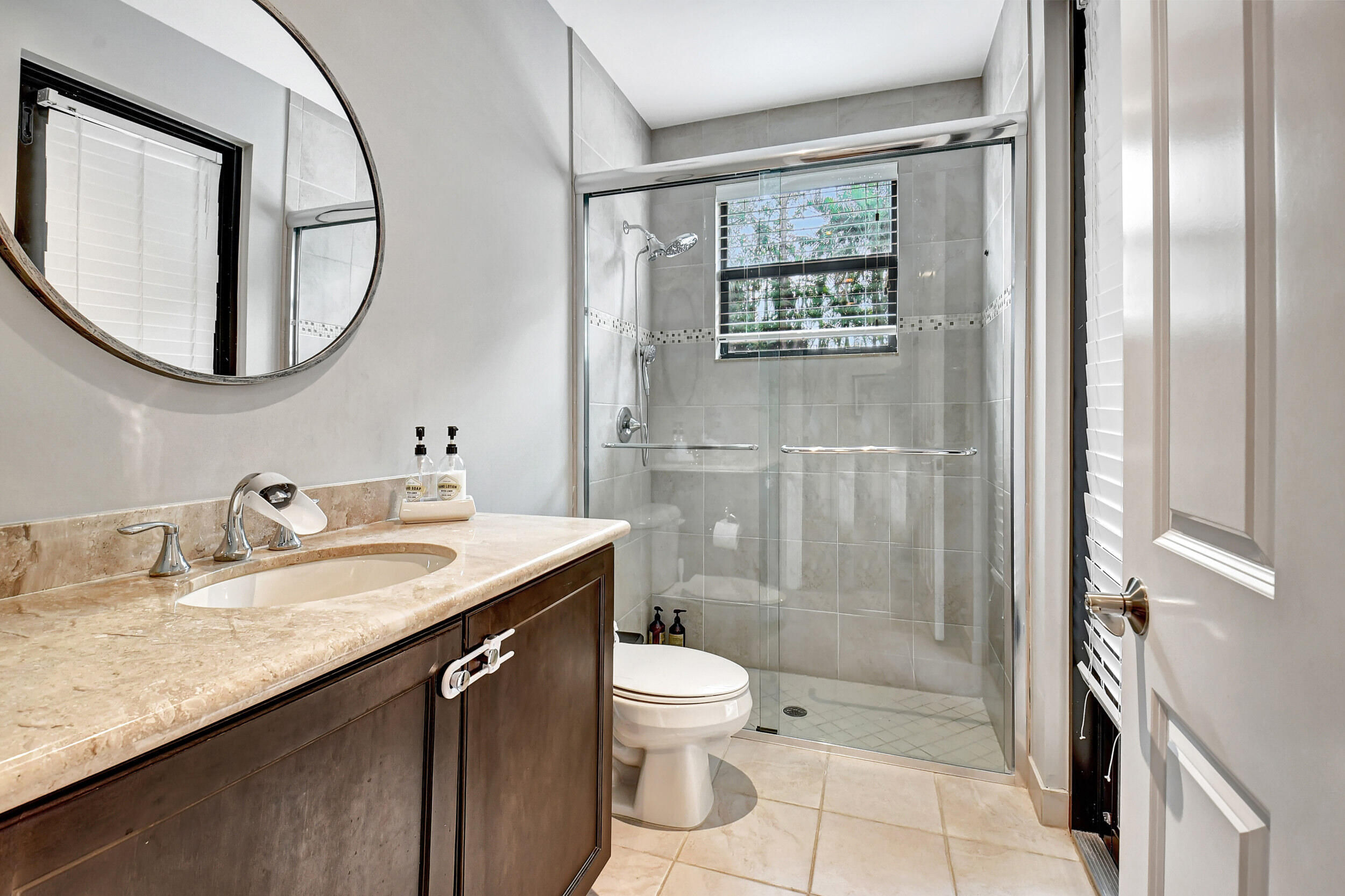 16879 Bridge Crossing Circle Property Photo 40