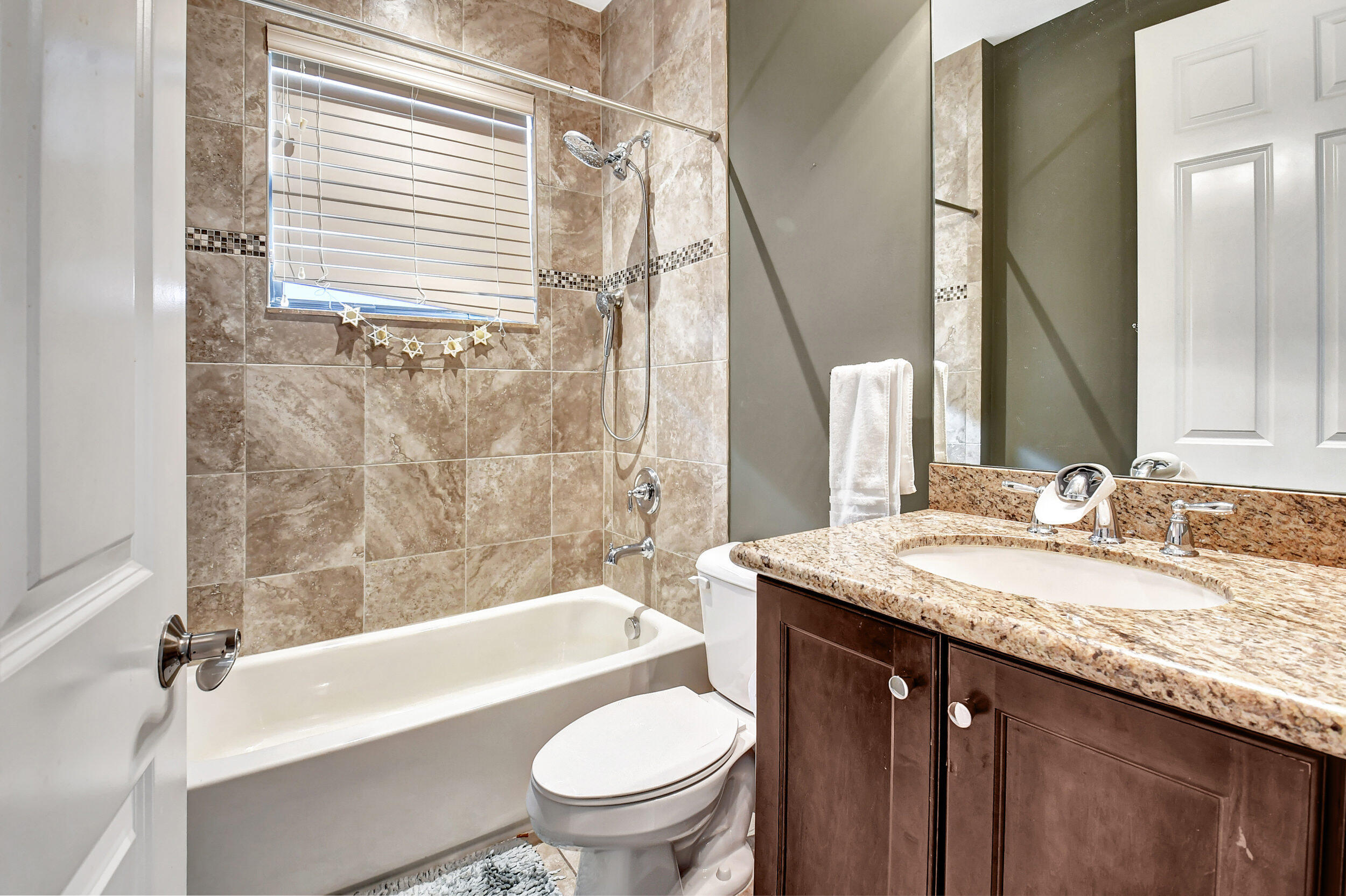 16879 Bridge Crossing Circle Property Photo 42