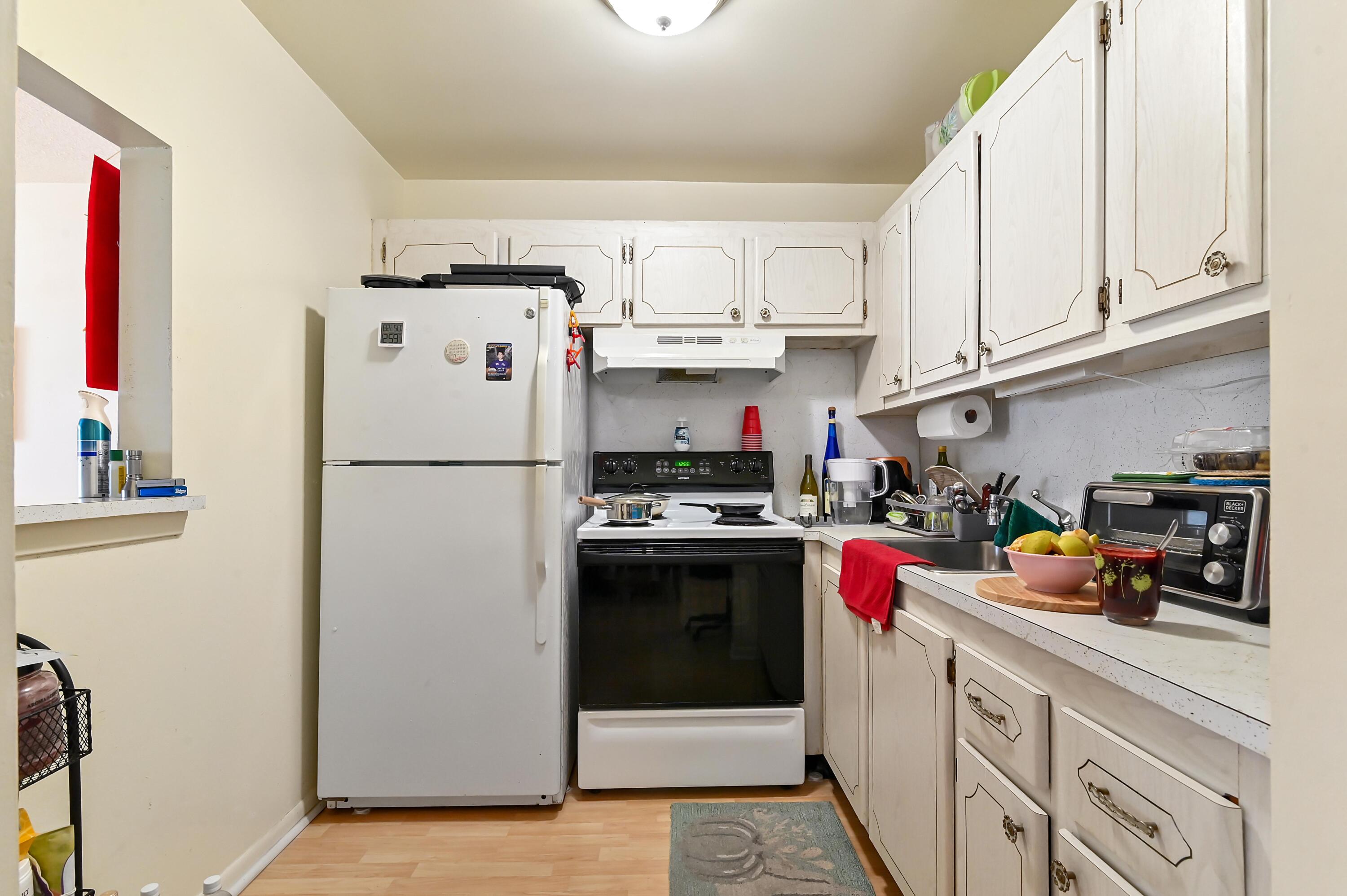 75 Camden Drive C Property Photo 8