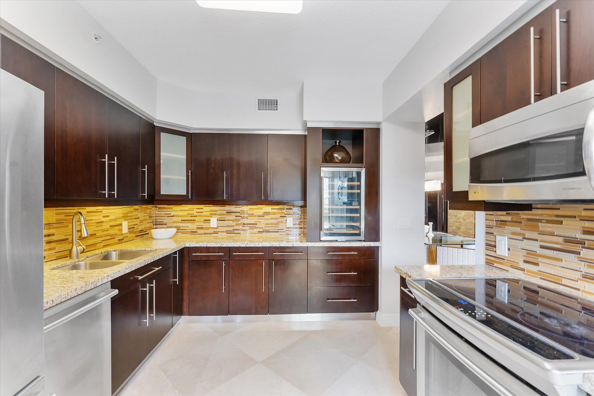 3100 N Ocean Boulevard 407 Property Photo 17