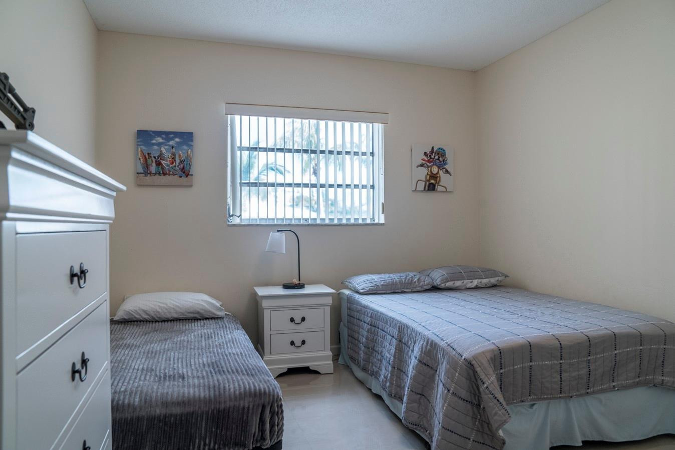 424 N Riverside Drive Property Photo 12