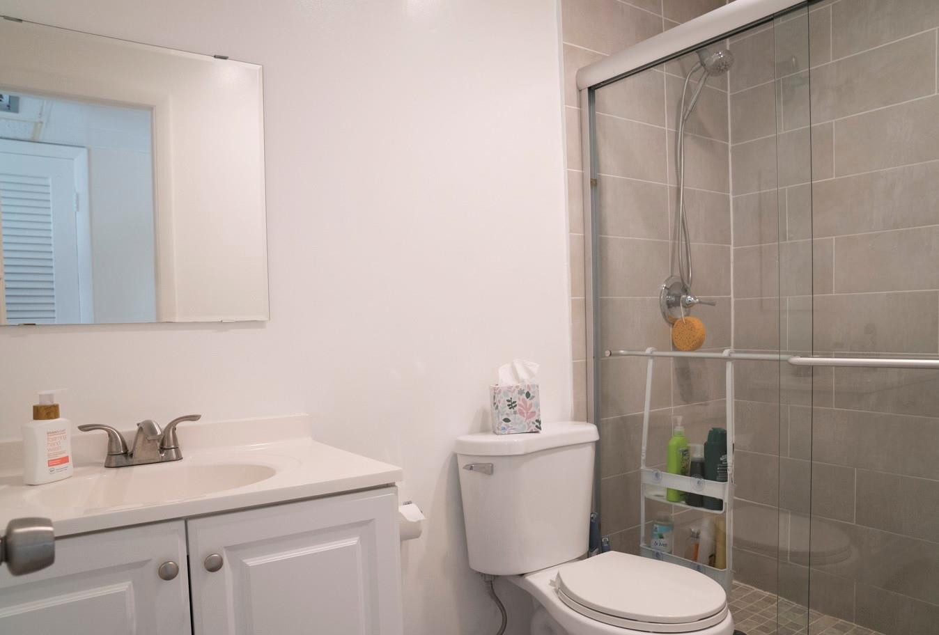 424 N Riverside Drive Property Photo 14