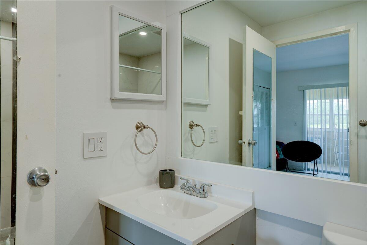 222 Saxony E 222 Property Photo 13