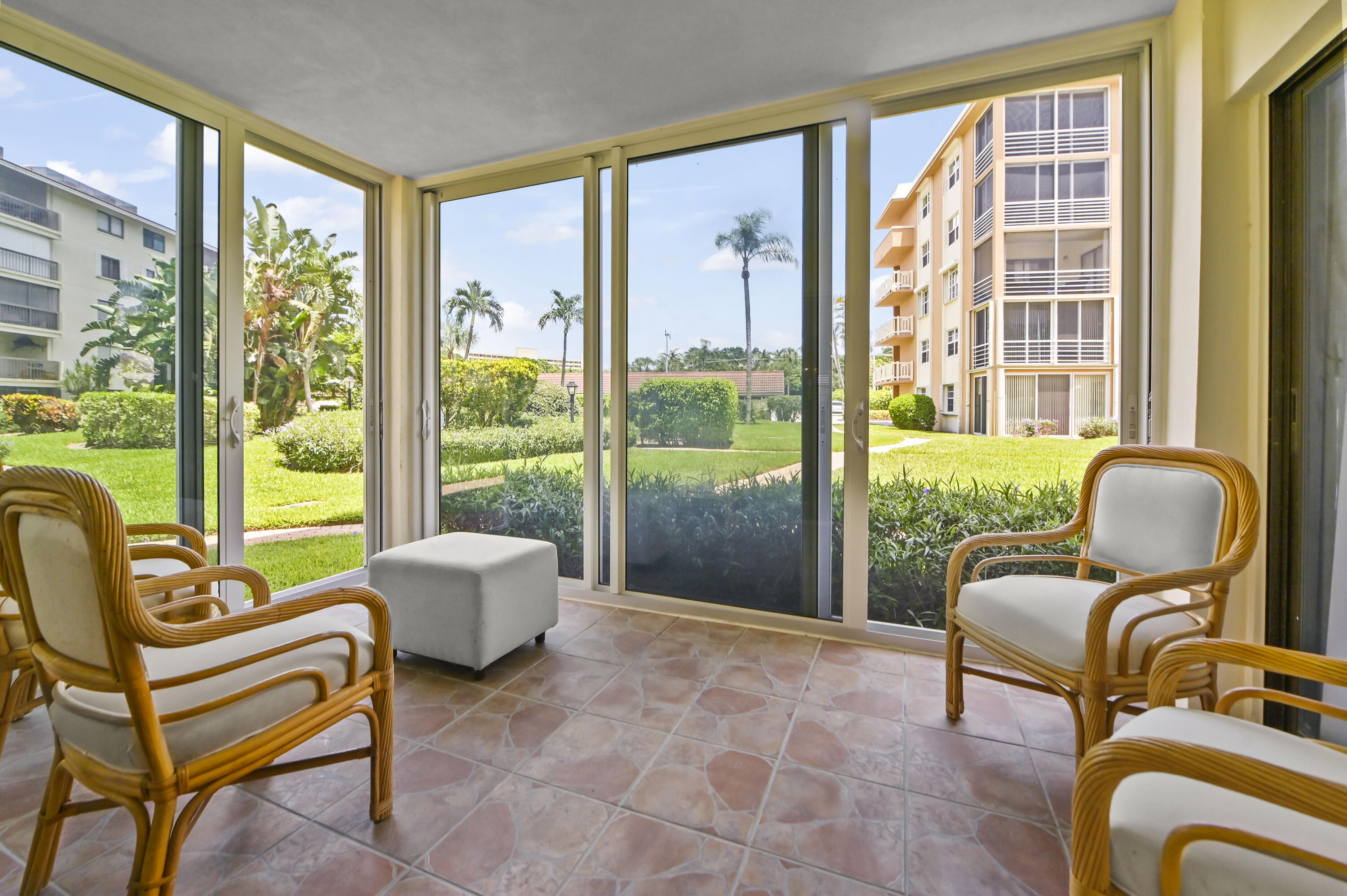 308 Golfview Road 101 Property Photo 4
