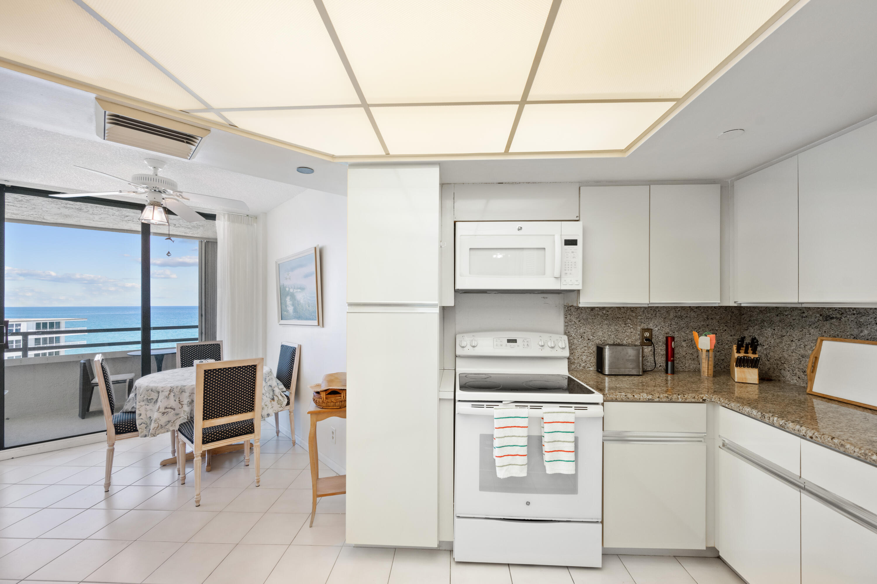 3560 S Ocean Boulevard Ph-6 Property Photo 3