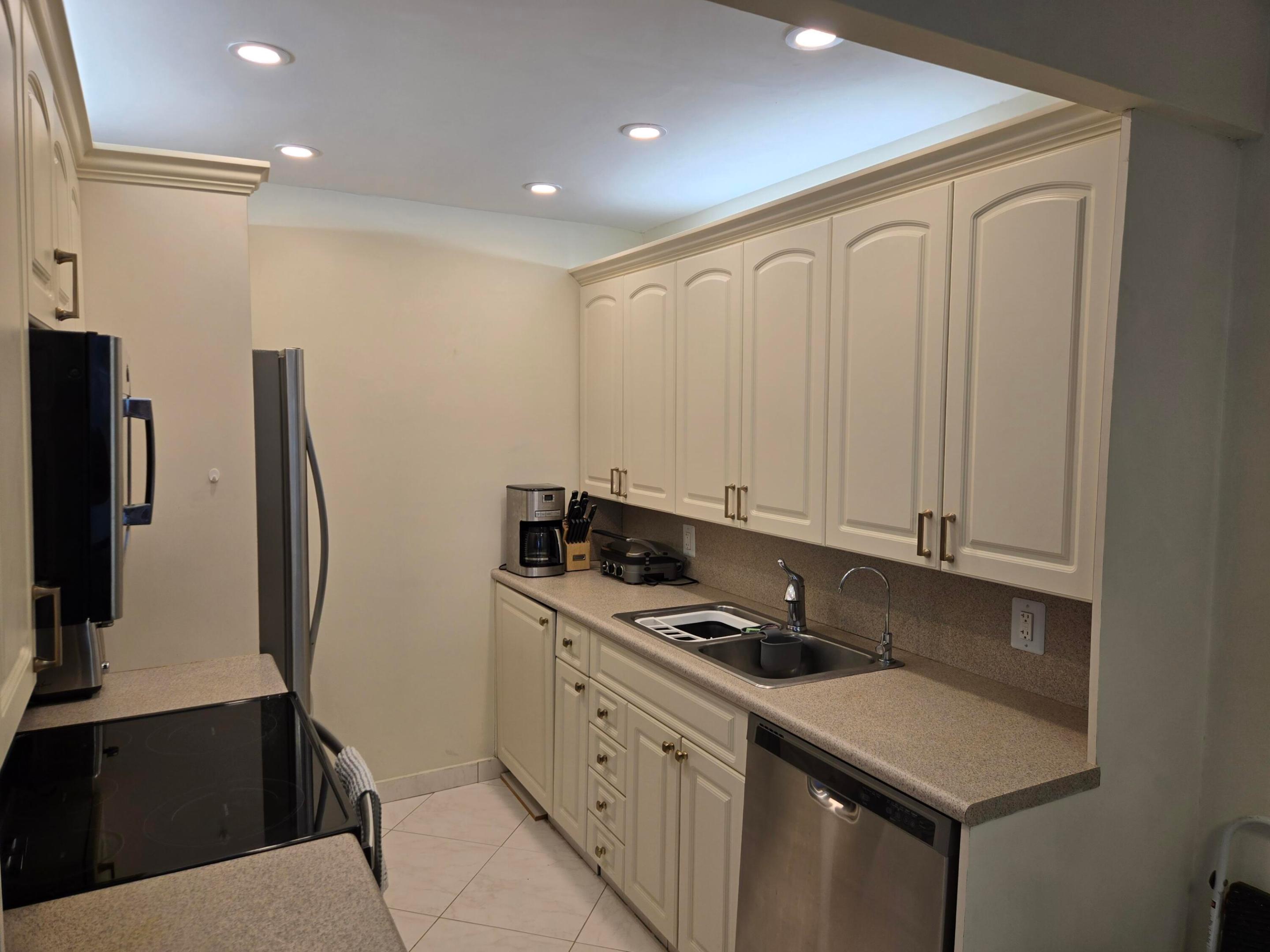 2031 Exeter Property Photo 1