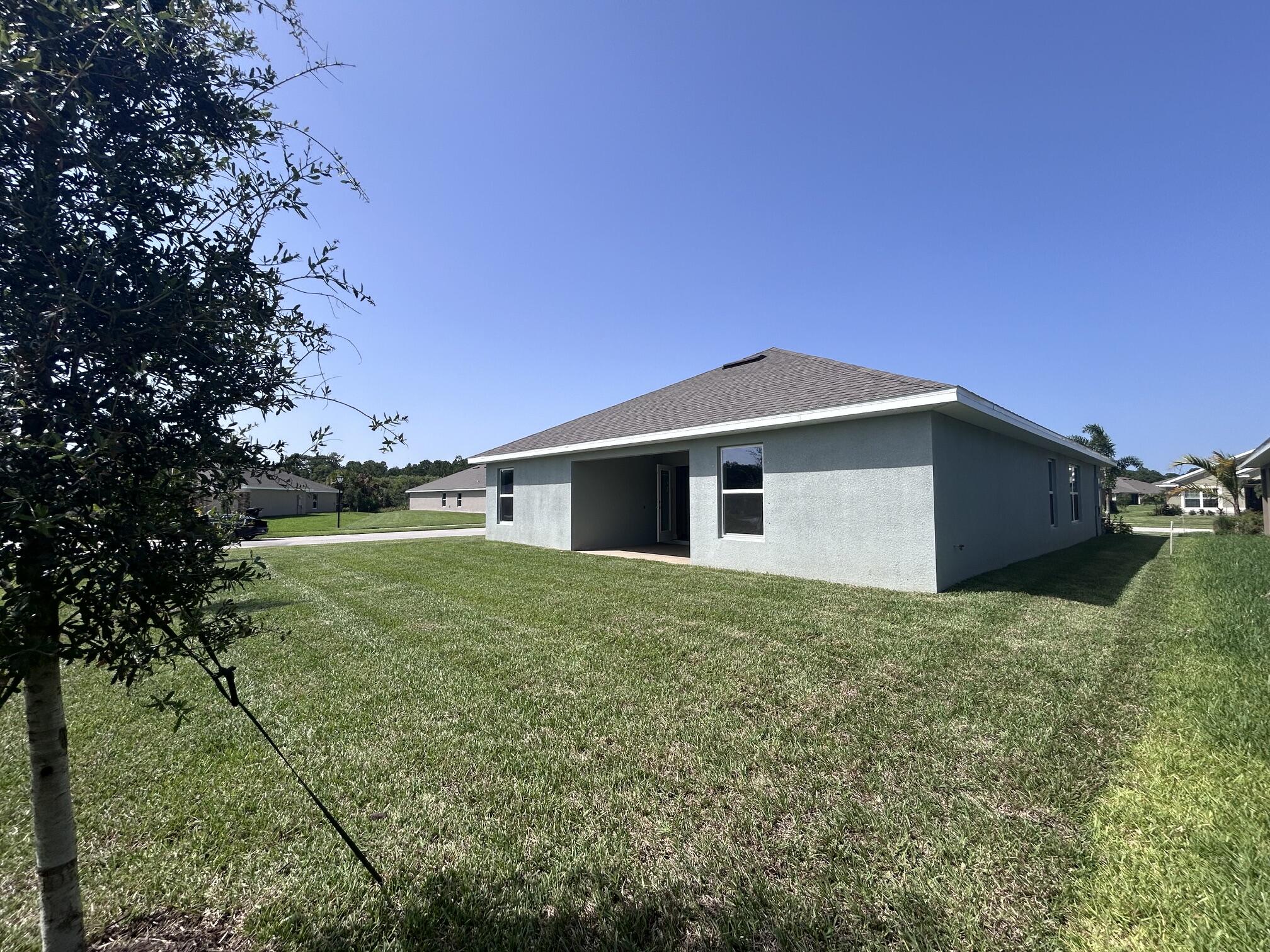 5747 Waterstone Boulevard Property Photo 4