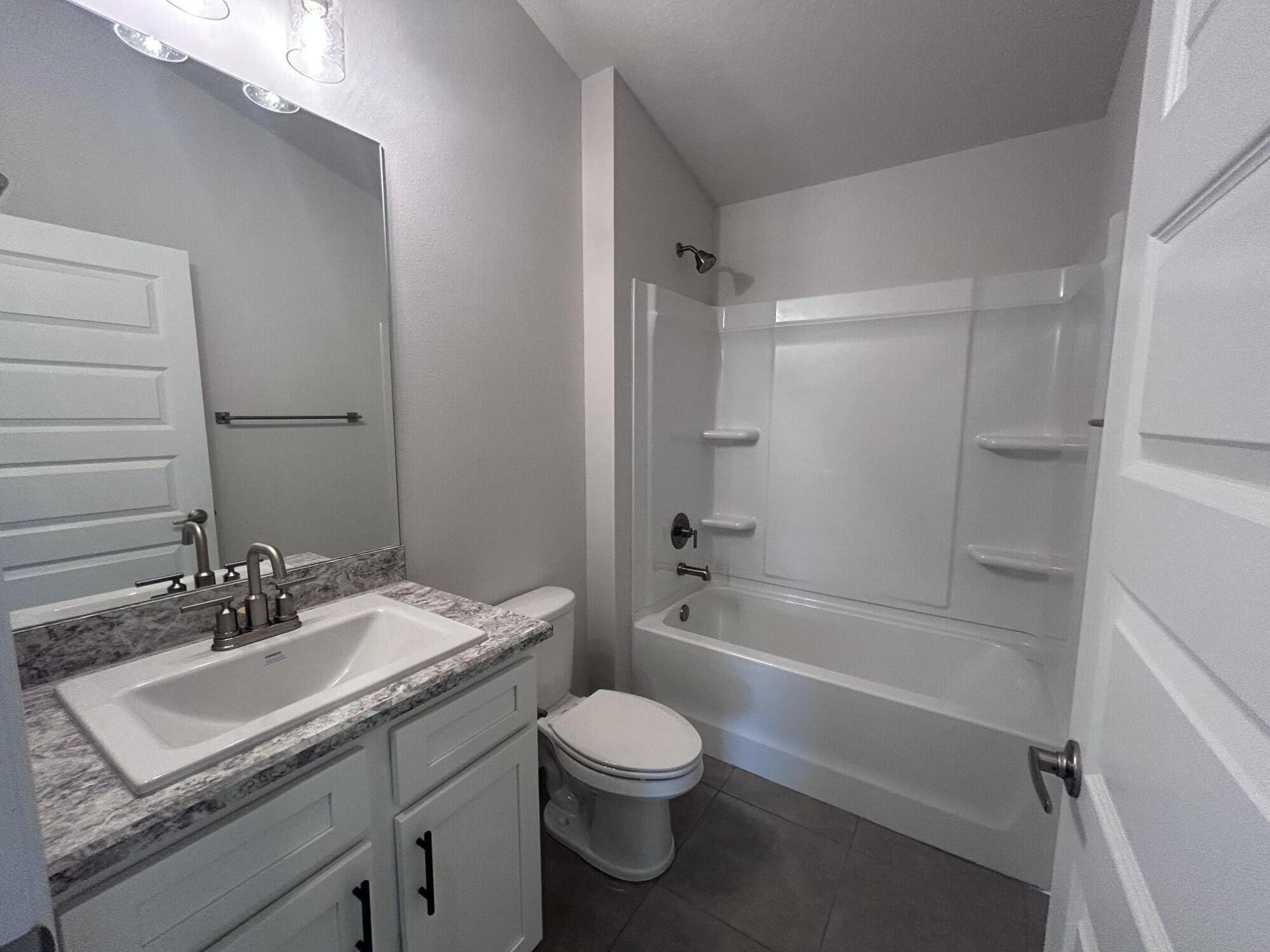 5747 Waterstone Boulevard Property Photo 14