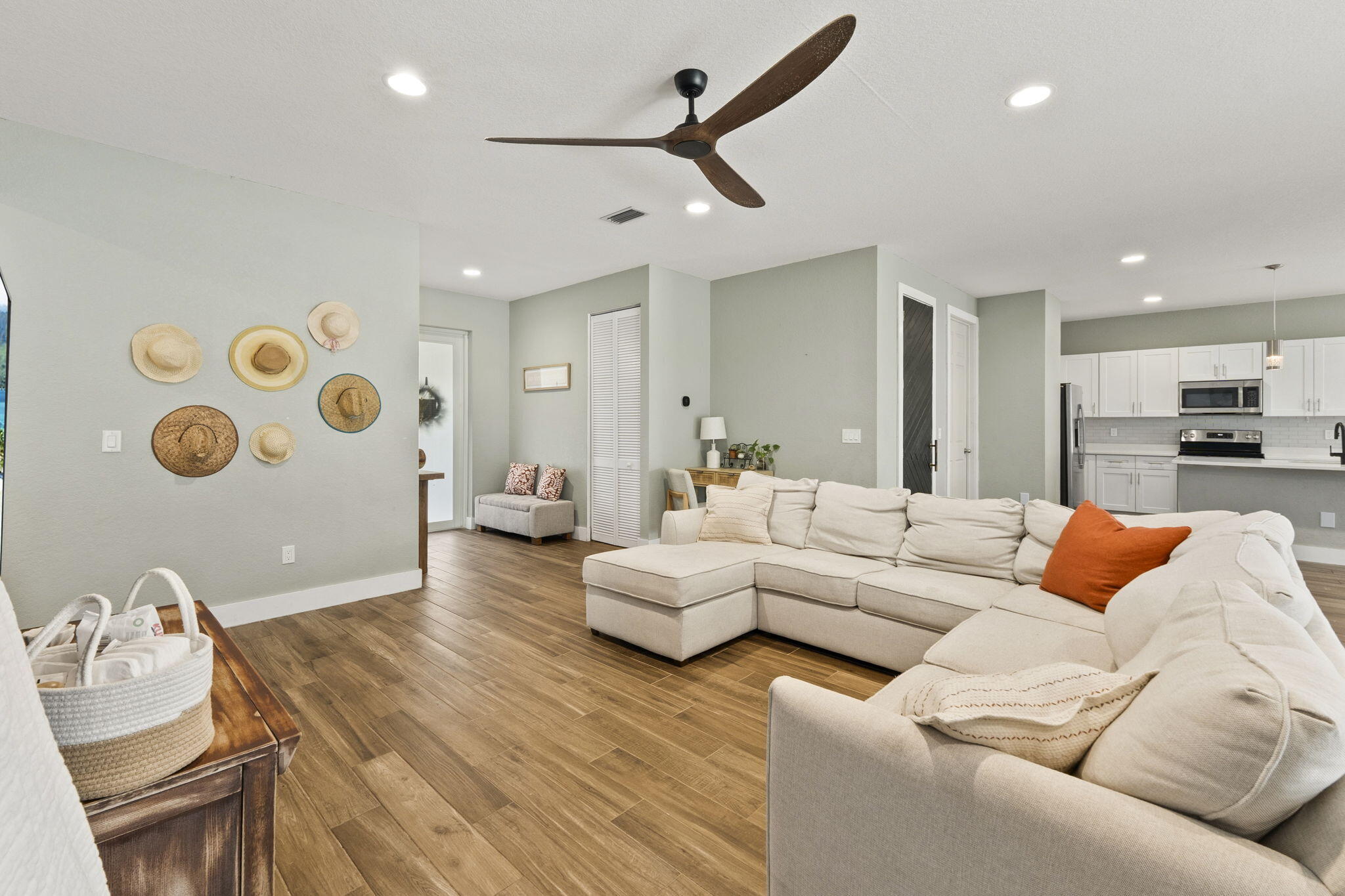 601 Sw S Quick Circle Property Photo 4