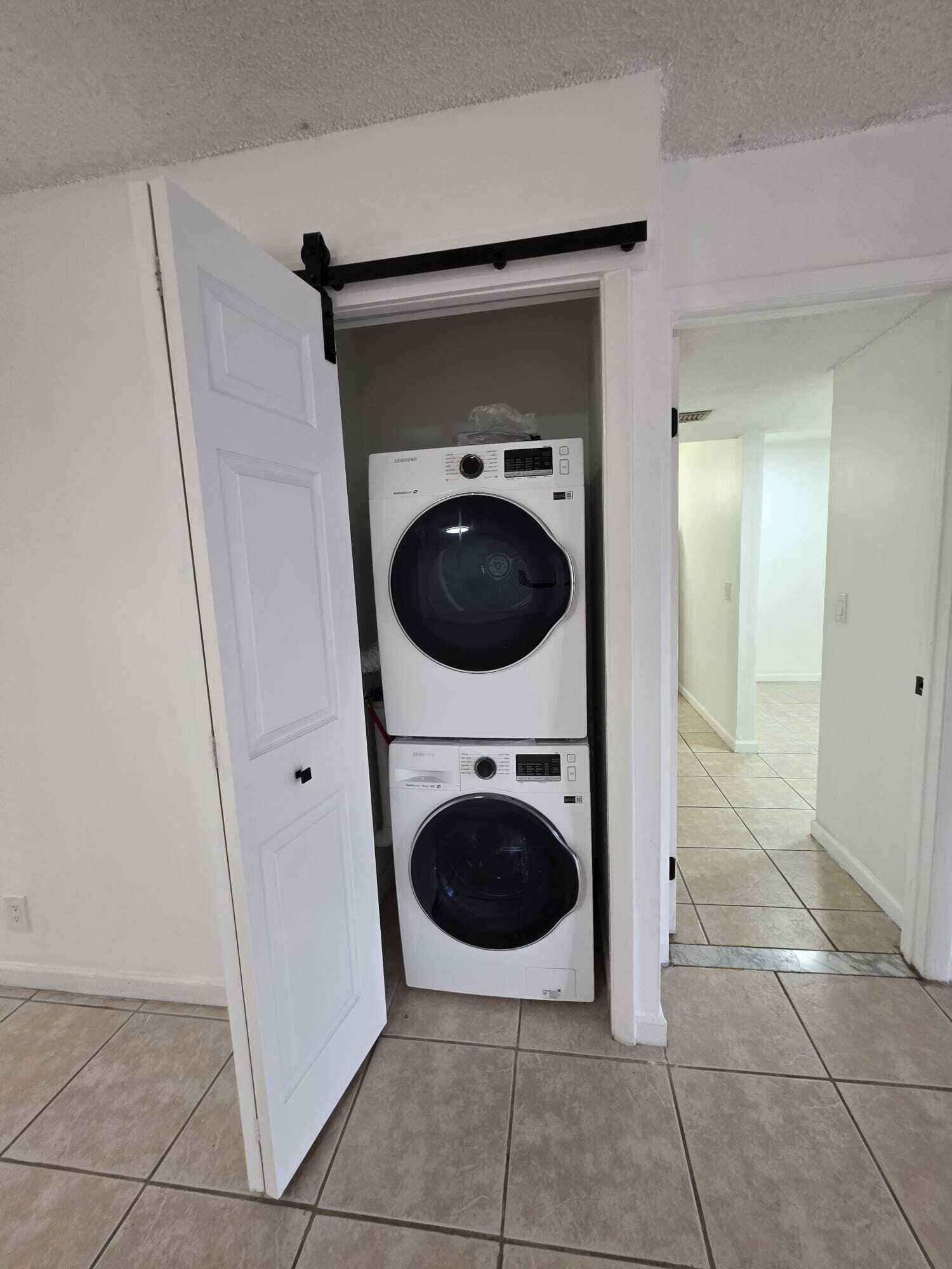390 Racquet Club Road 204 Property Photo 12