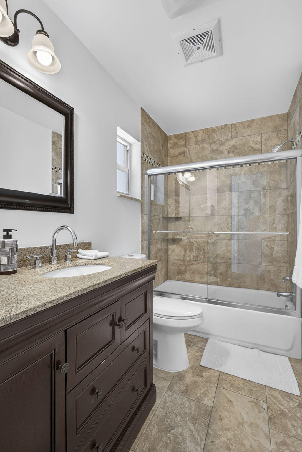 11760 Inverness Circle Property Photo 13