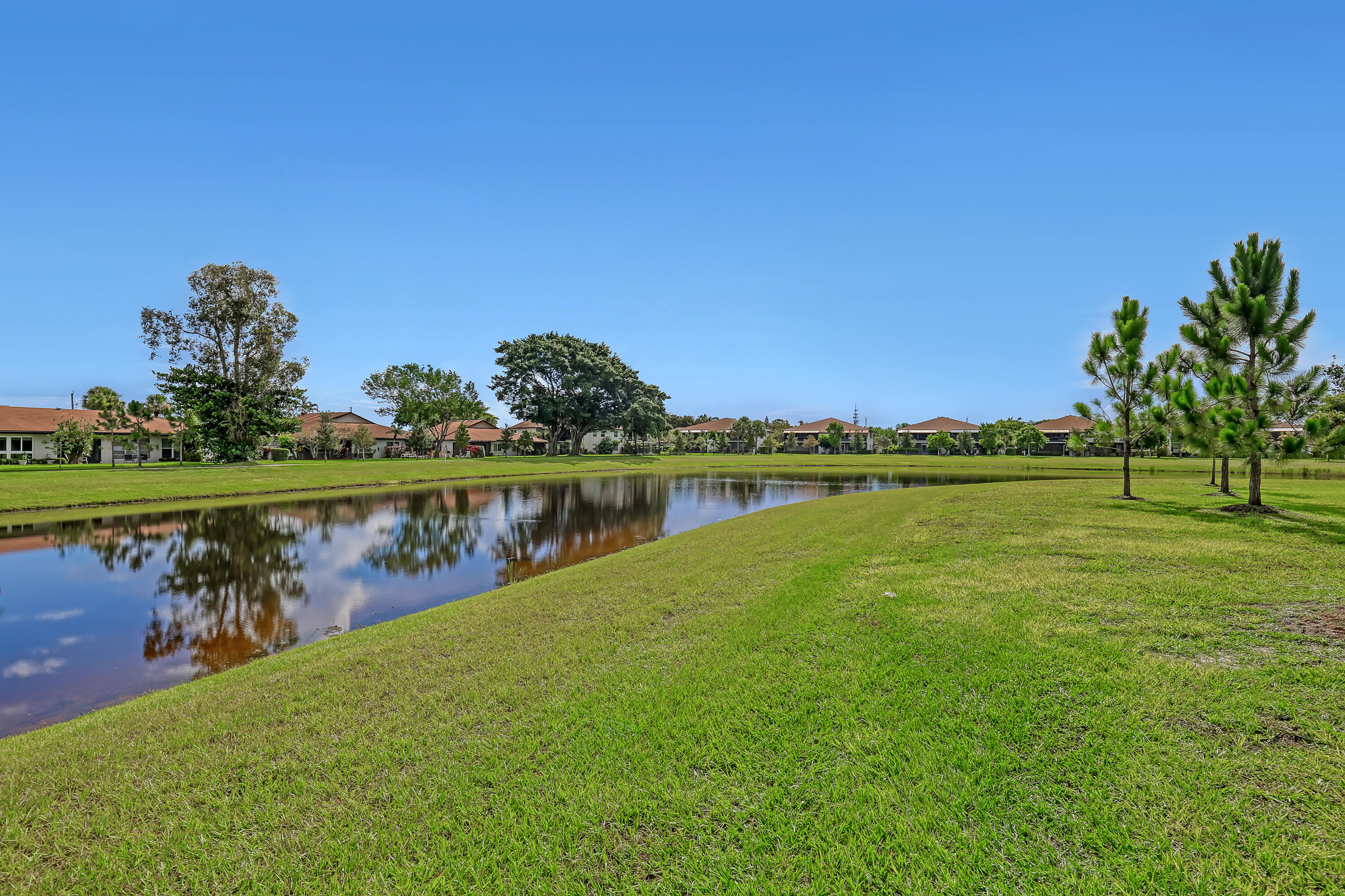 5620 Spindle Palm Court E Property Photo 1