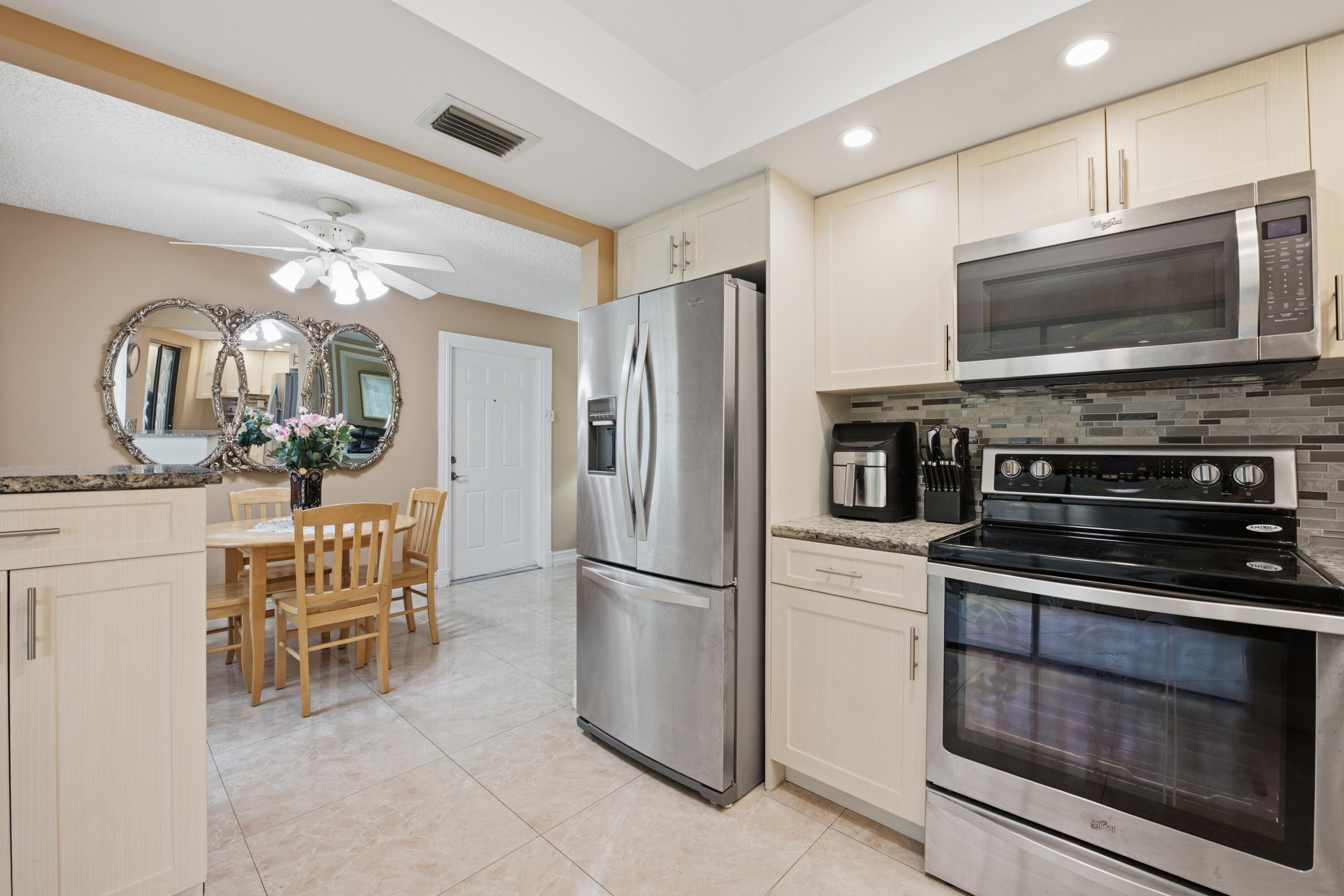 54 Capri B Property Photo 3