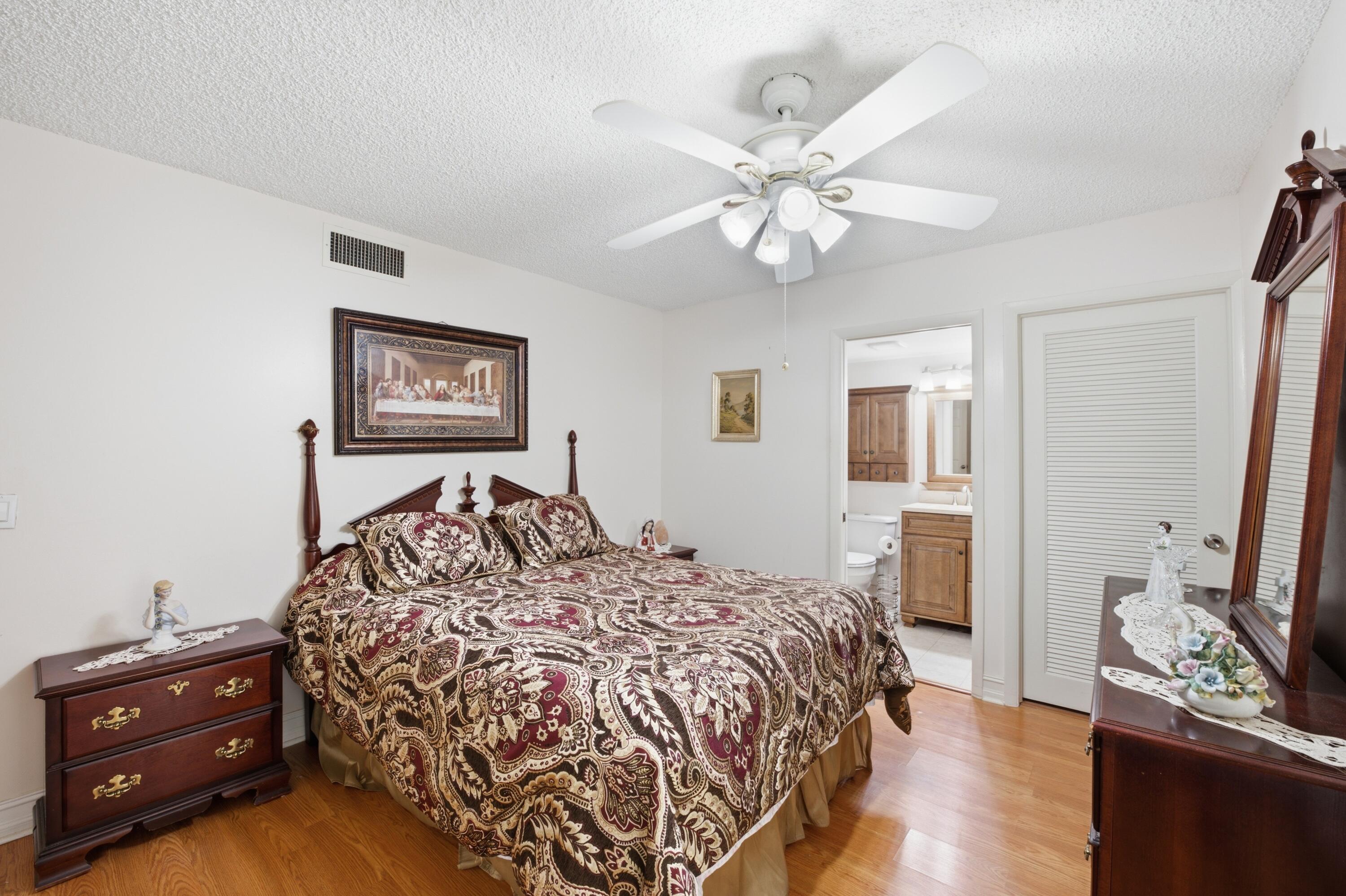 54 Capri B Property Photo 12