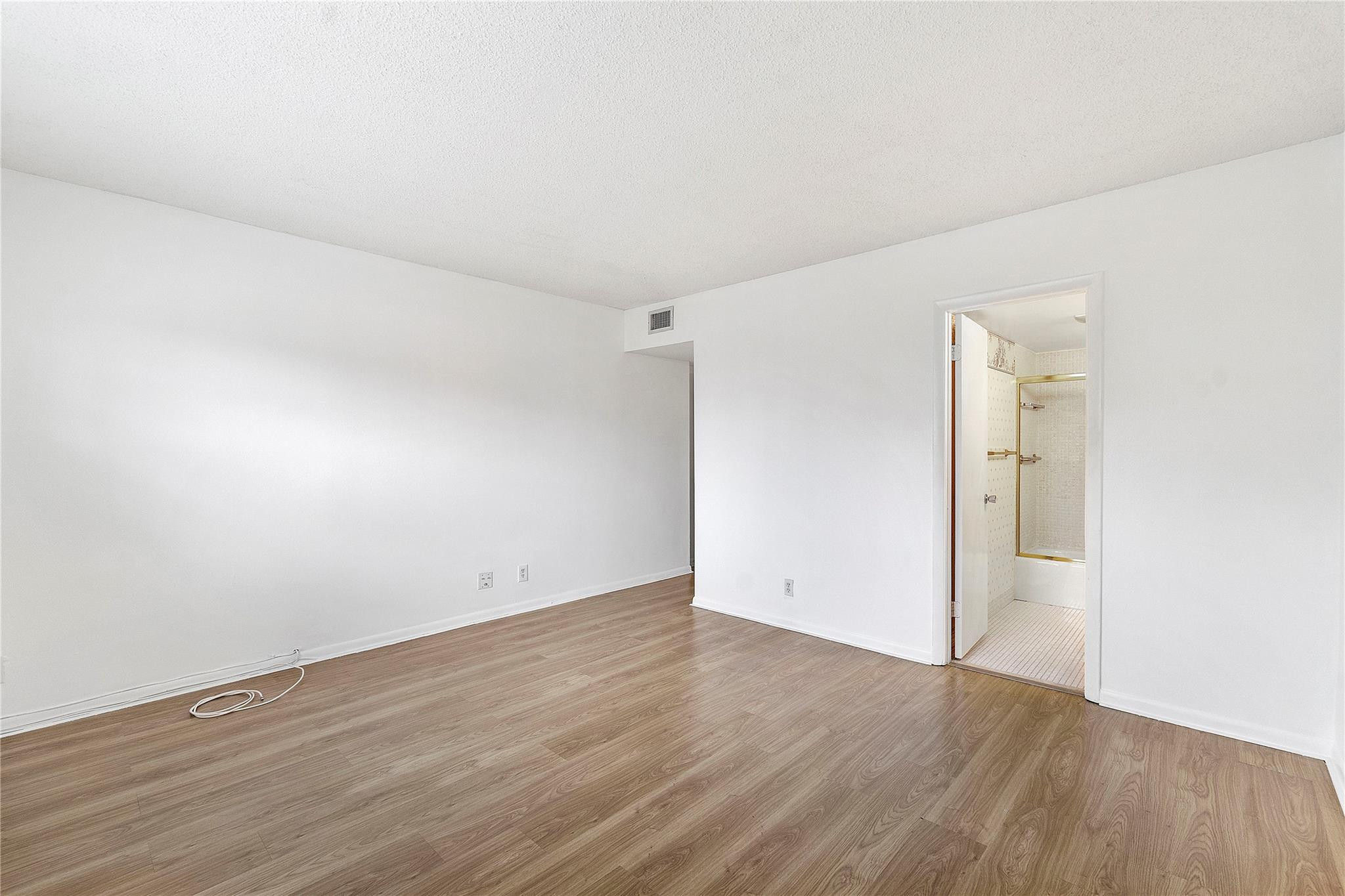 9101 W Sample Road 402 Property Photo 18