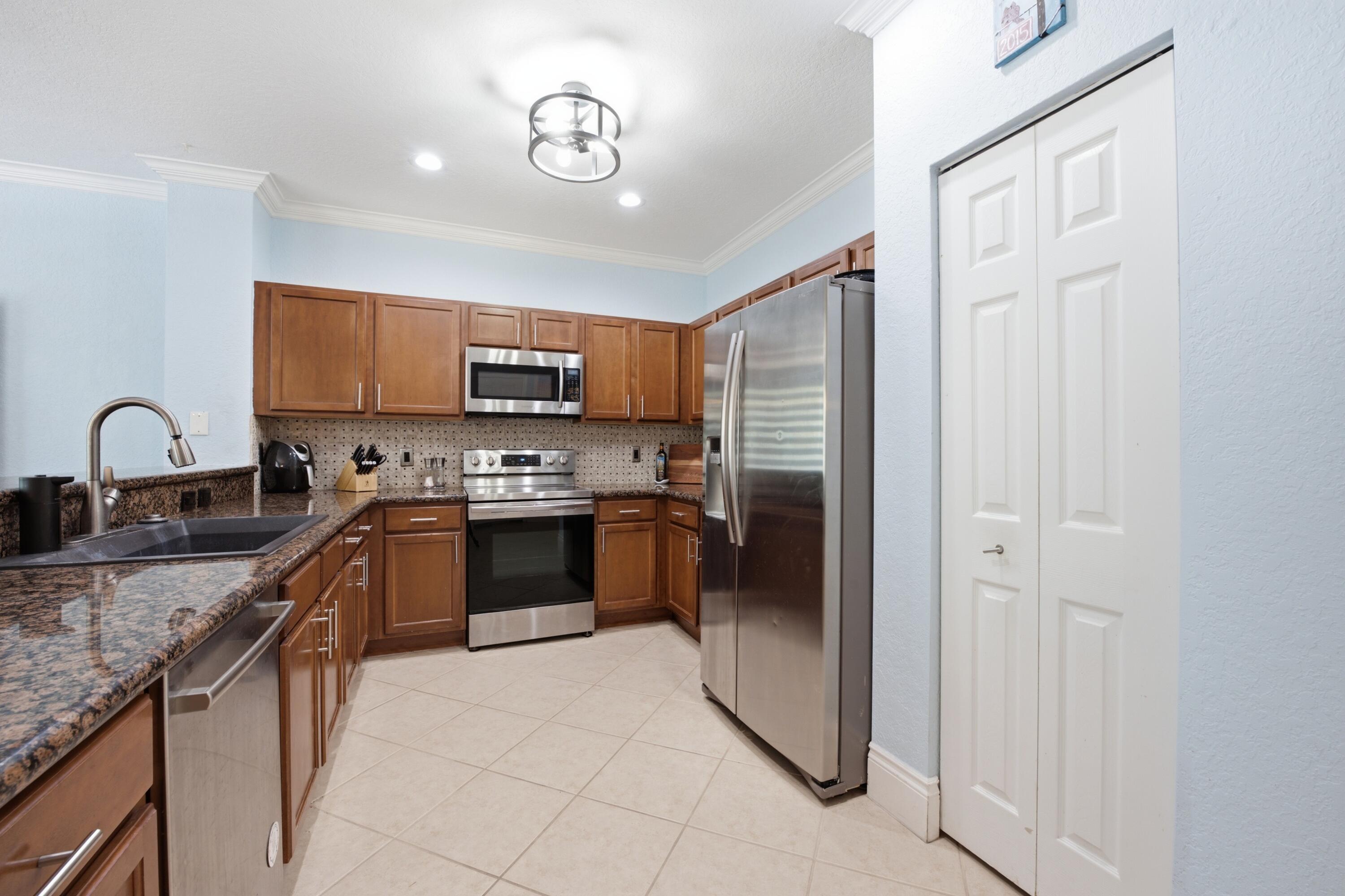 3078 N Evergreen Circle 3078 Property Photo 6