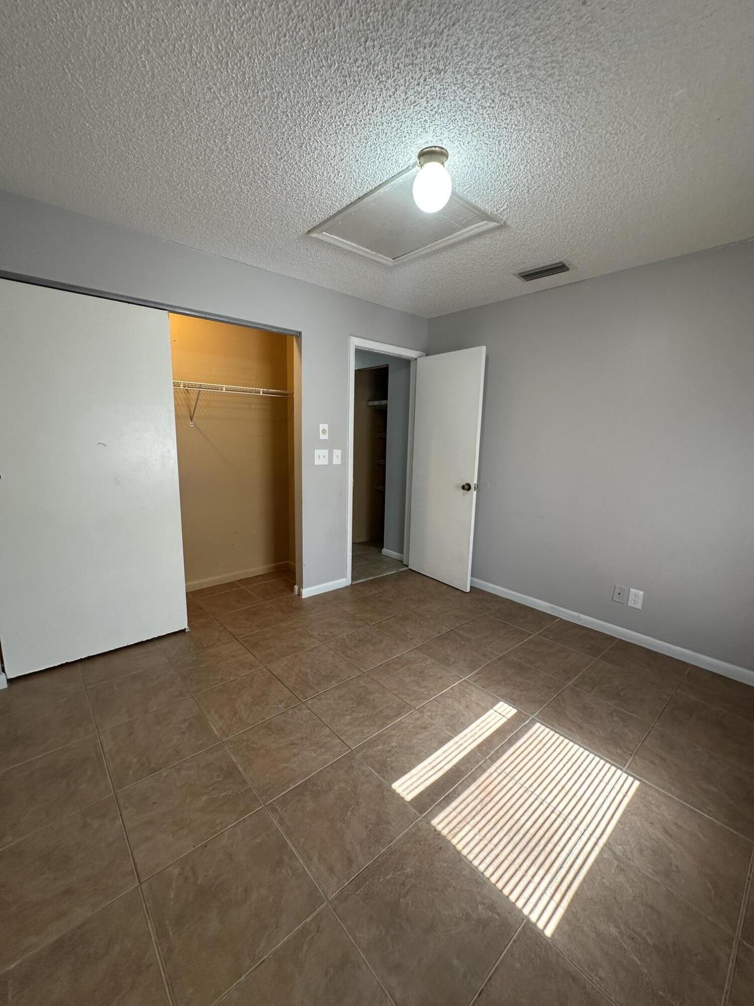 641 W 9th Street 1 Property Photo 12