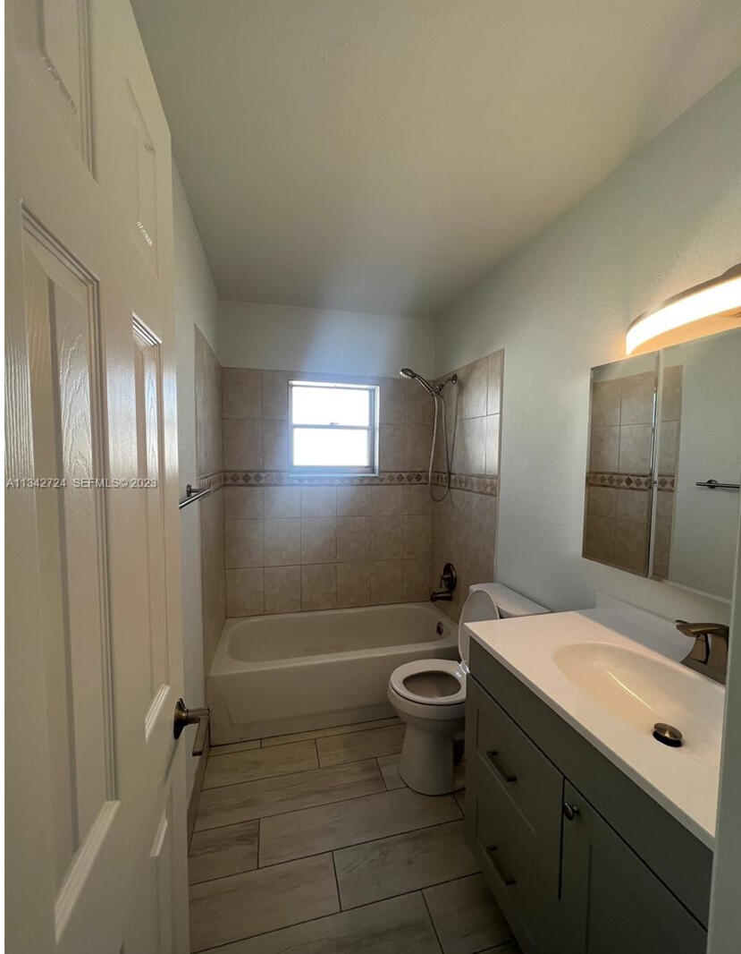 19420 Carolina Circle Property Photo 8
