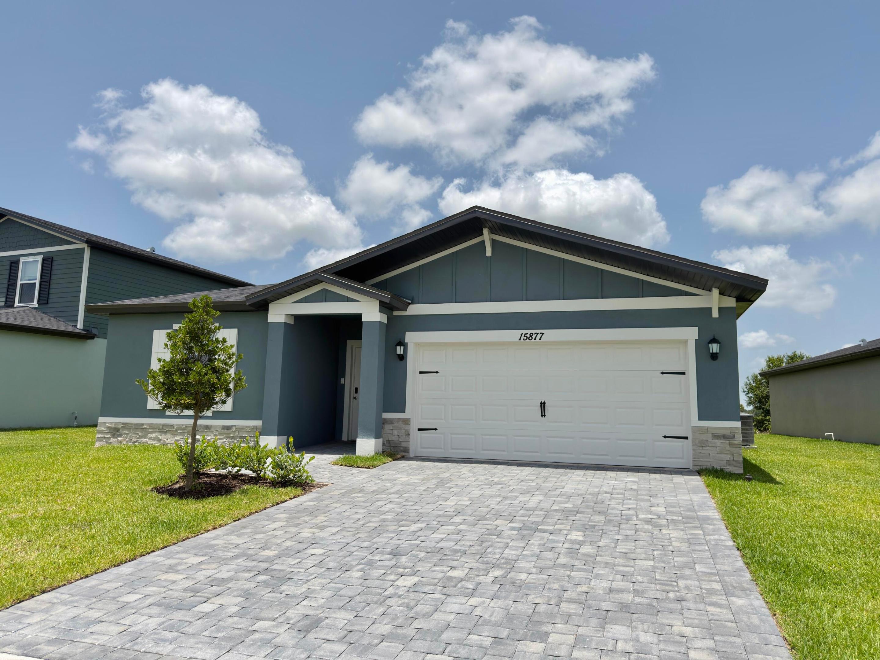15877 Sw Vine Drive Property Photo 1