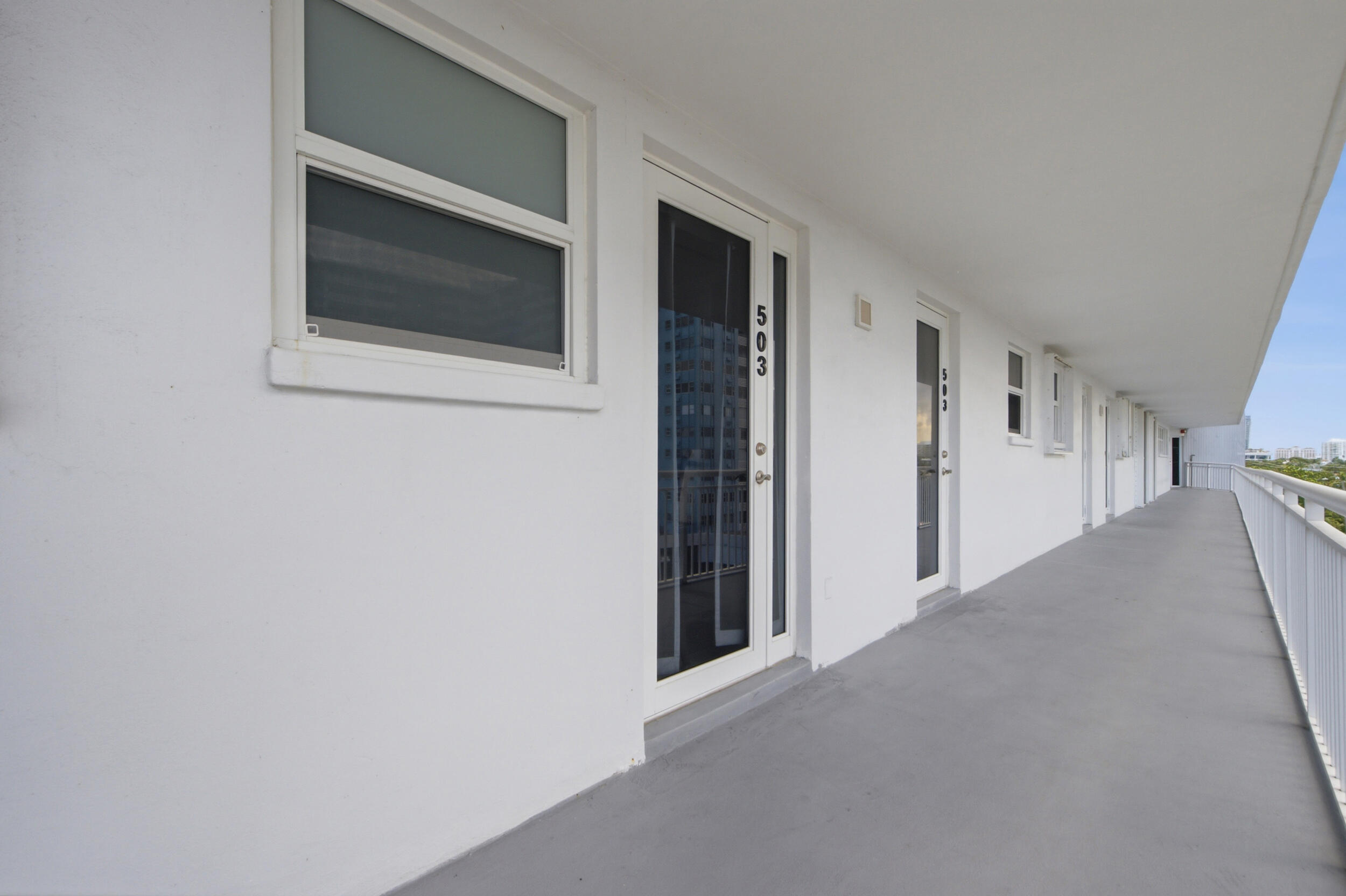 1920 S Ocean Drive 503 Property Photo 12