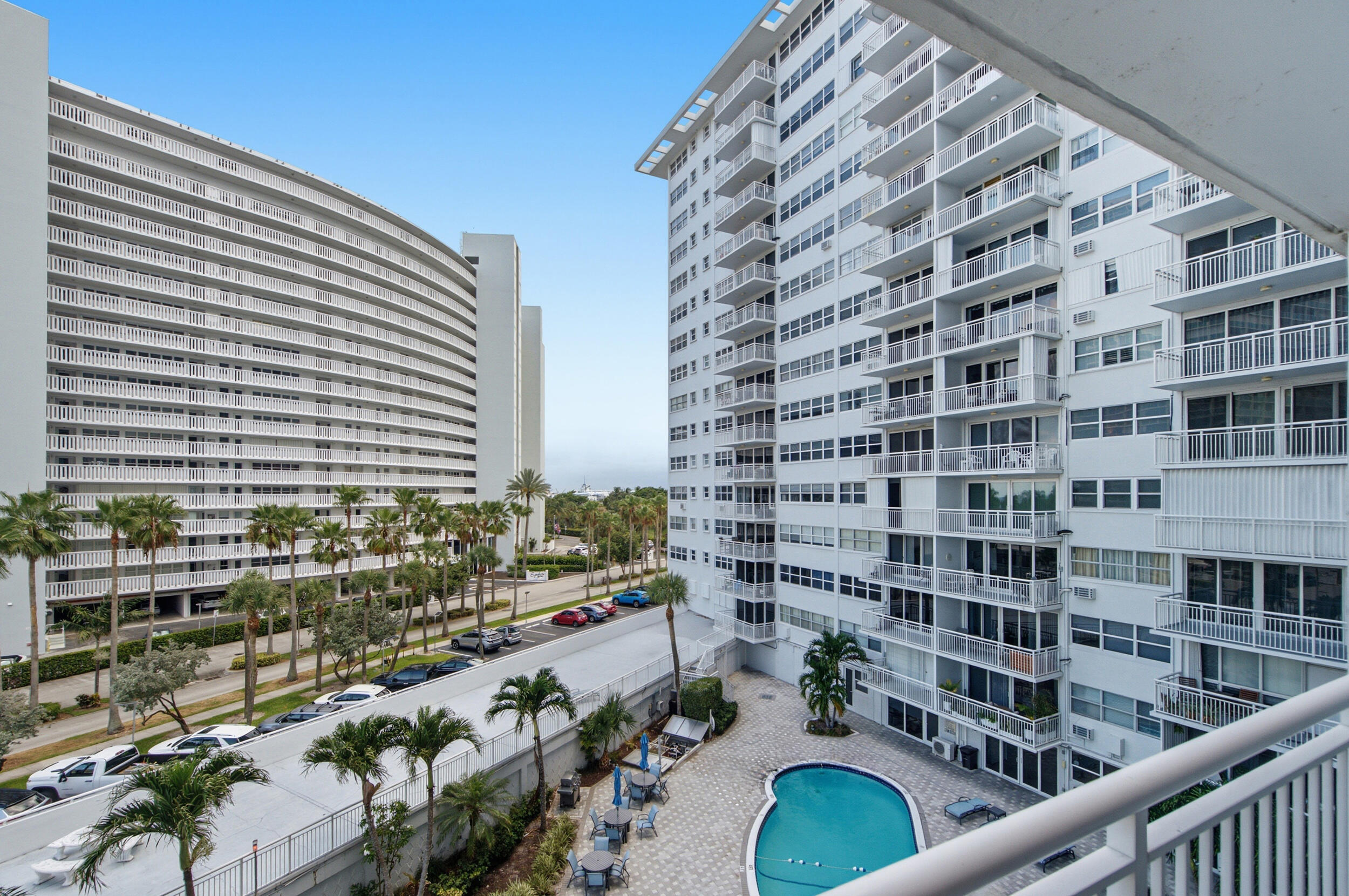 1920 S Ocean Drive 503 Property Photo 16