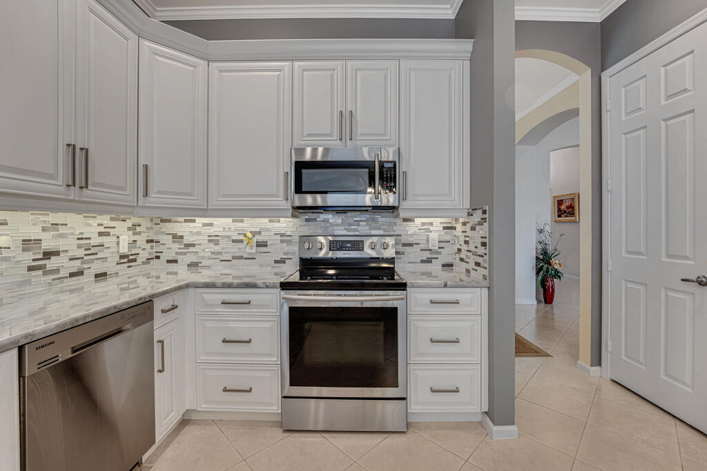 8931 Agliana Circle Property Photo 6