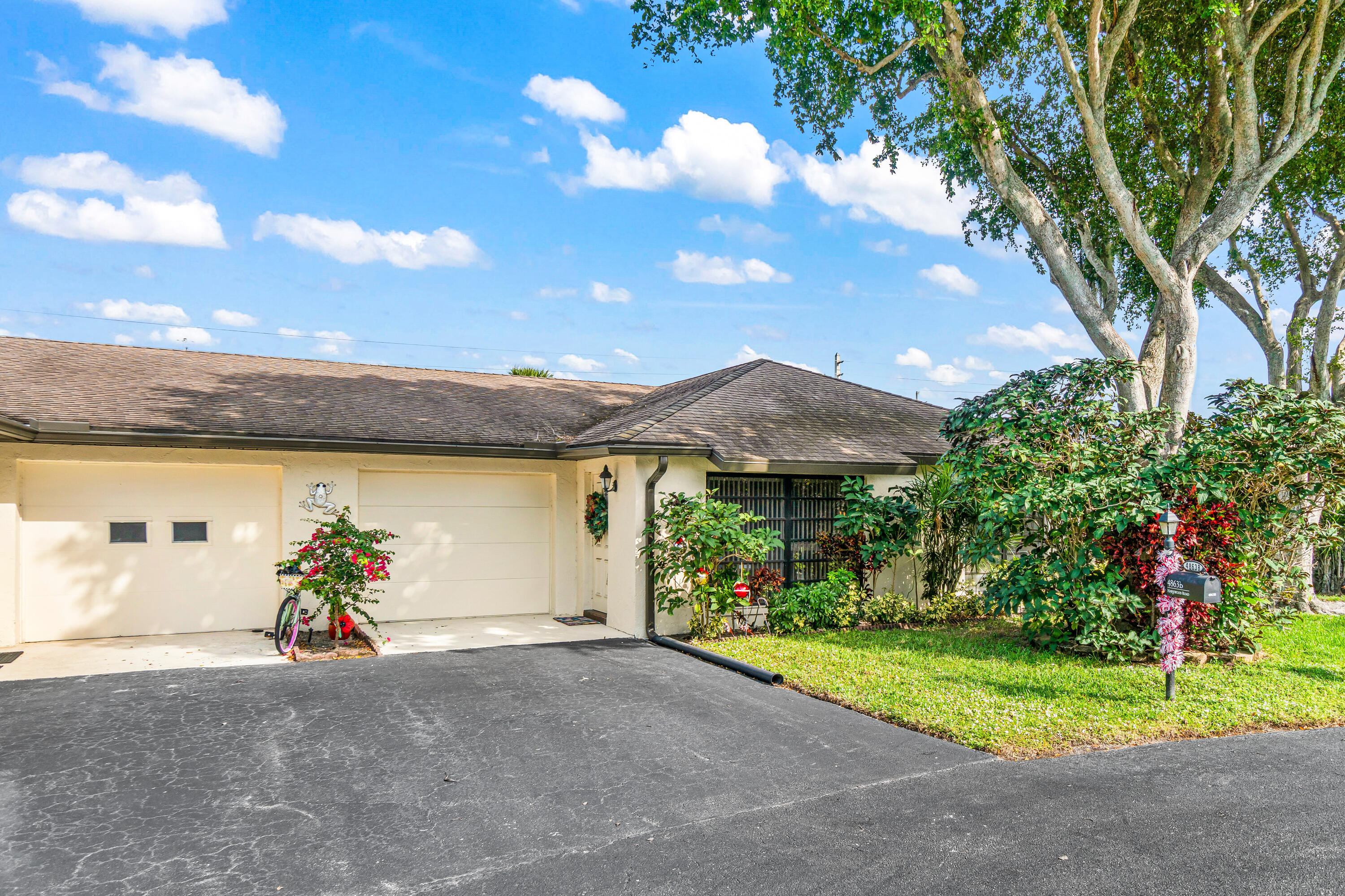 4863 Hawkwood Road B Property Photo 1