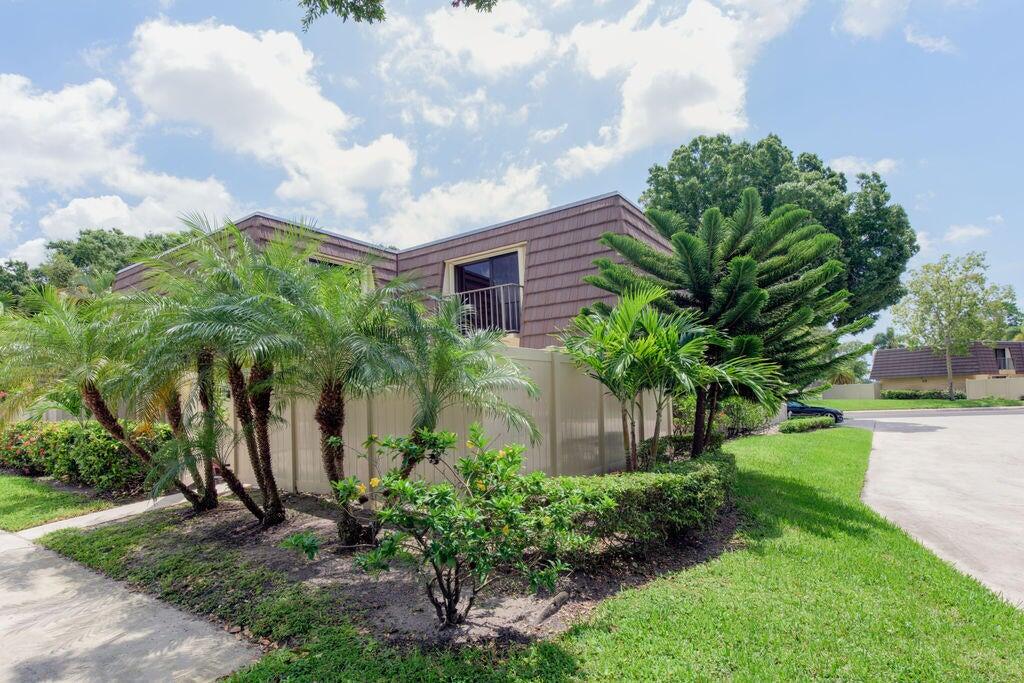 7424 74th Way Property Photo 19