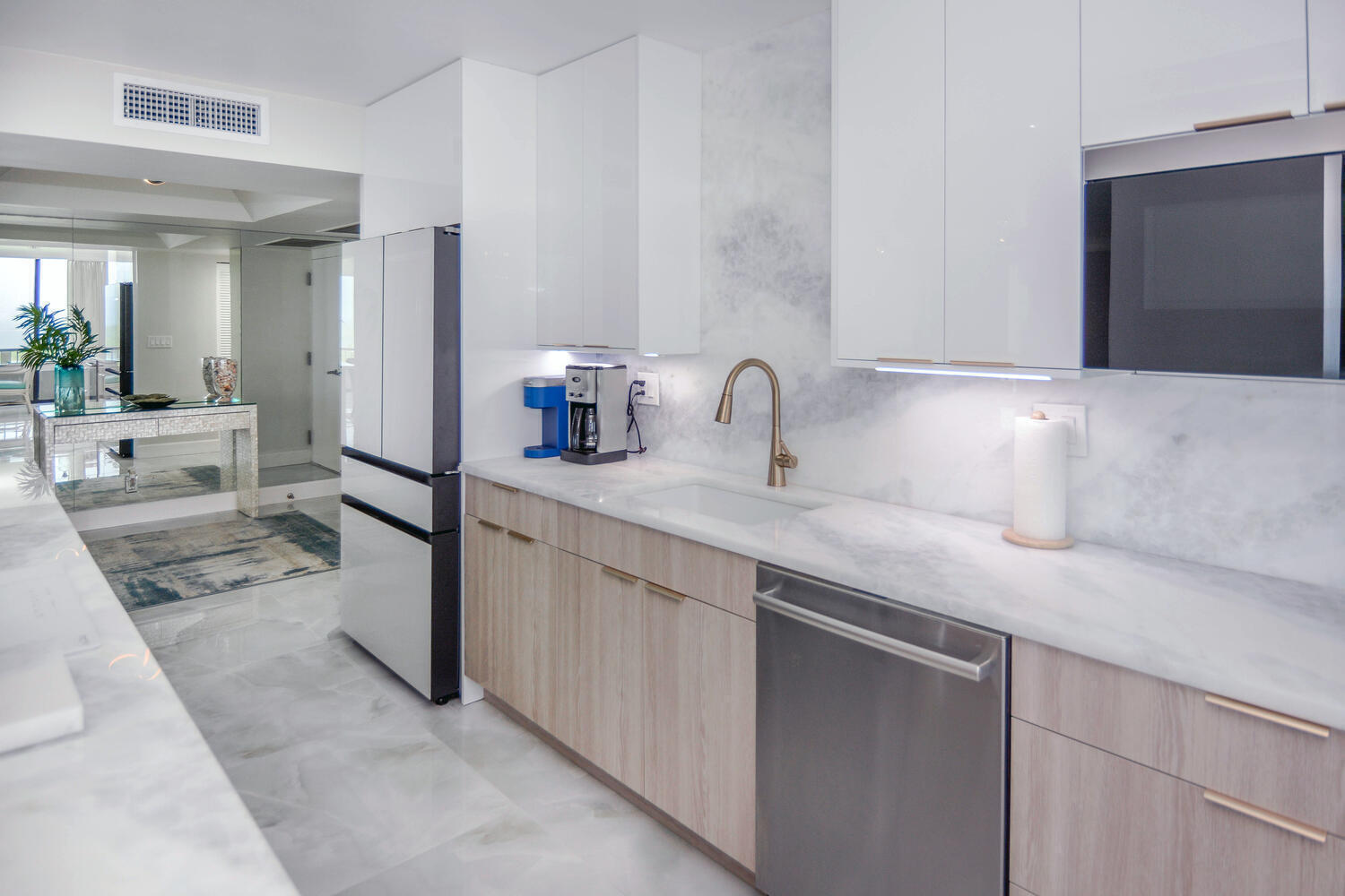 5540 N Ocean Drive 8c Property Photo 8